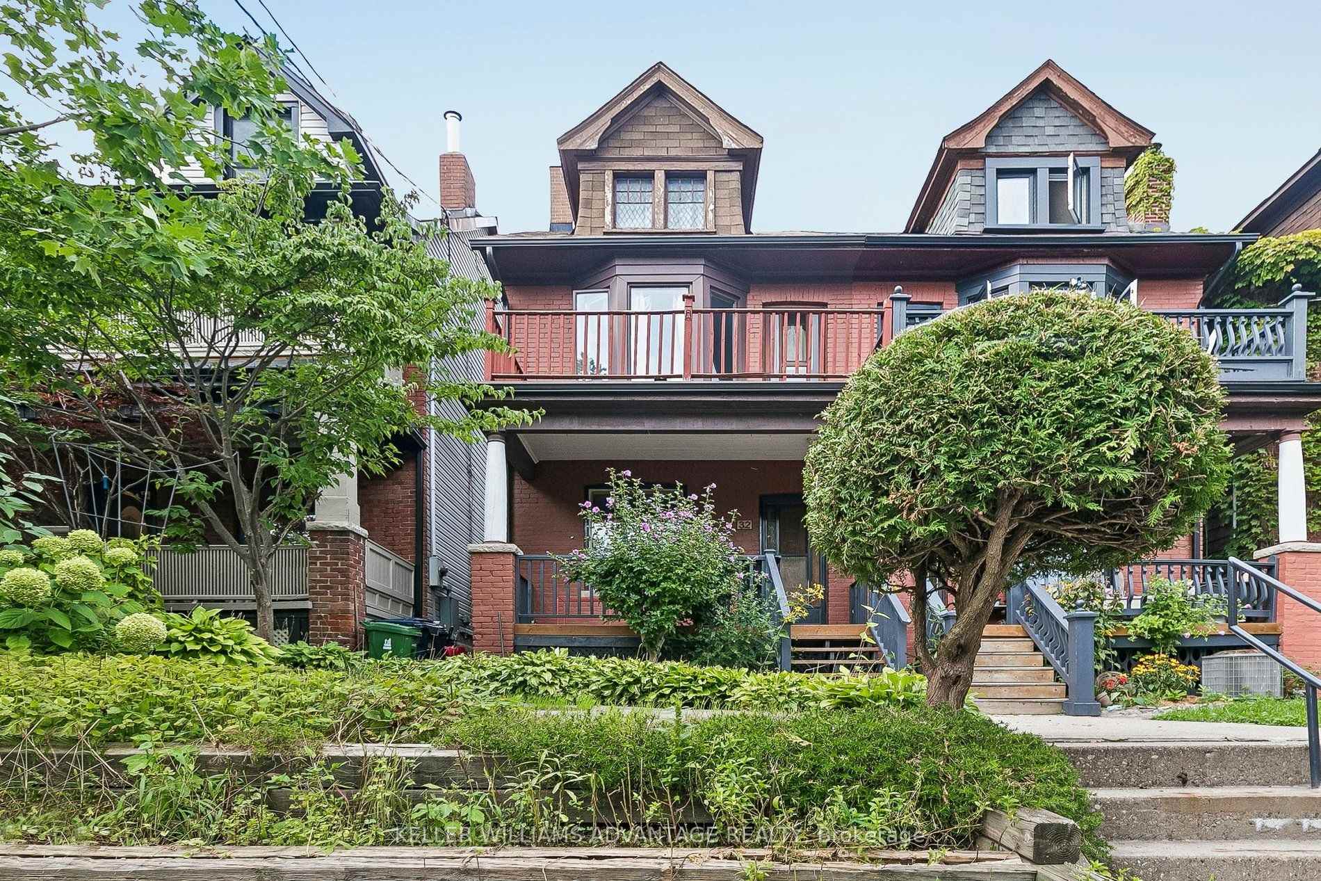 32 Dingwall Avenue E, Toronto, ON M4J 1C3