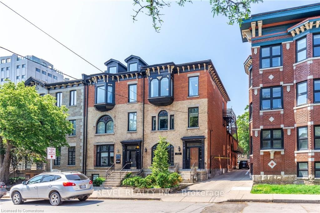 21 Bold Street MAIN, Hamilton, ON L8P 1T3