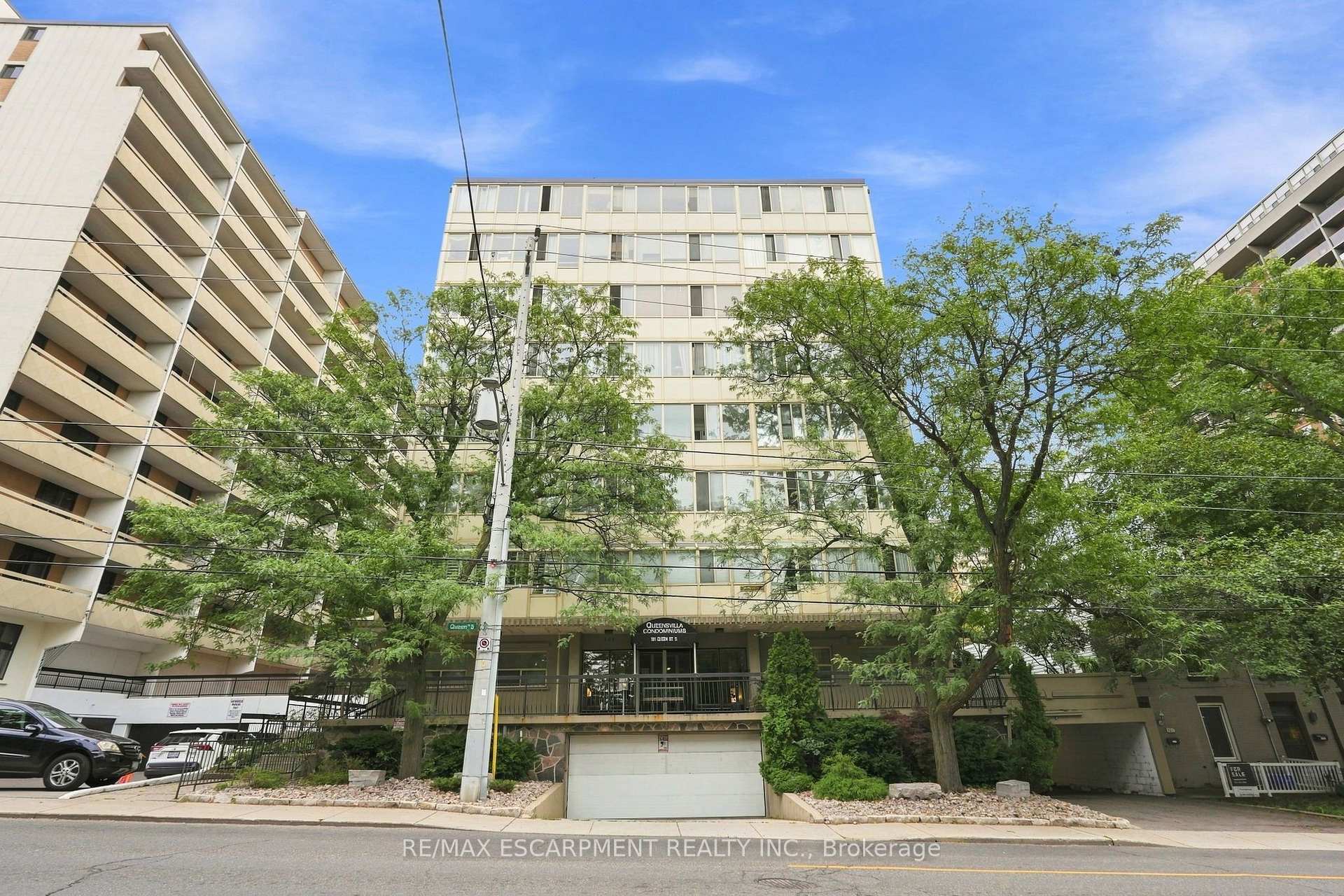 101 Queen Street S PH 802, Hamilton, ON L8P 3R9