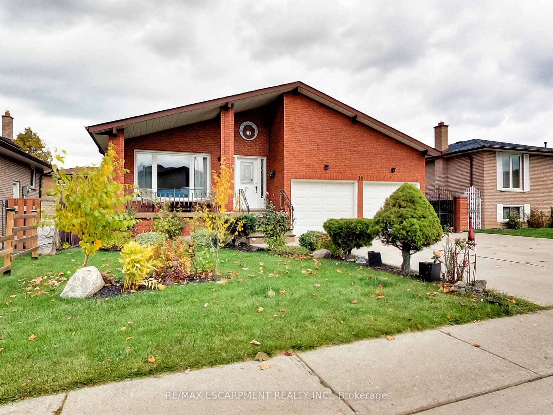 18 Pavarotti Court, Hamilton, ON L8G 4P8
