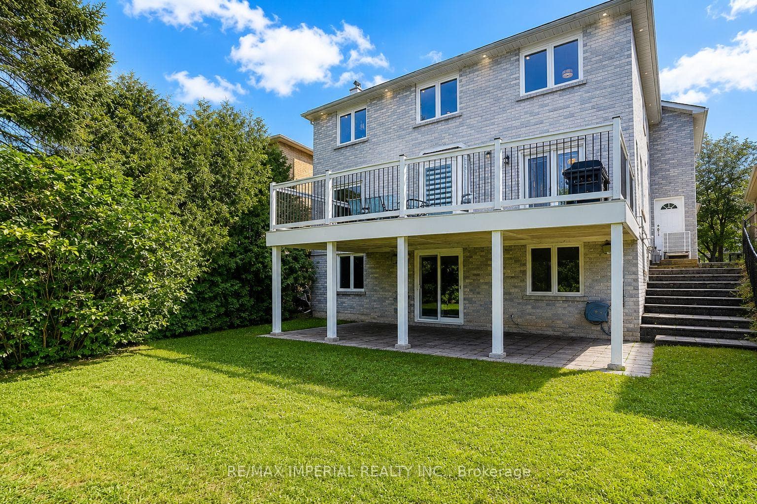 176 Timpson Drive, Aurora, ON L4G 5N2