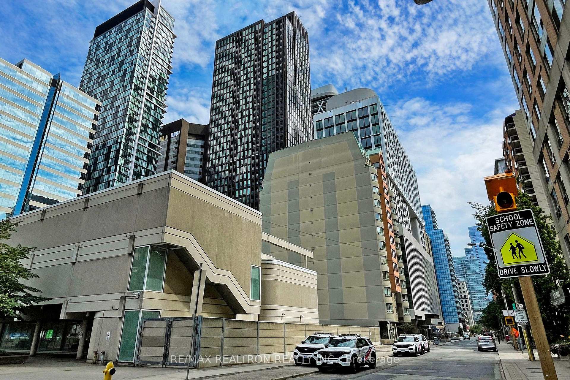 121 St. Patrick Street 1215, Toronto, ON M5T 0B8