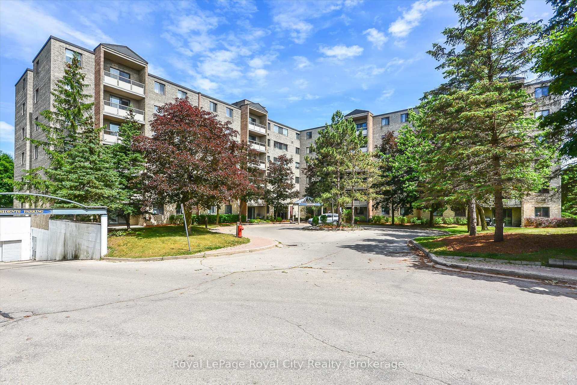 93 Westwood Road 206, Guelph, ON N1H 7J7