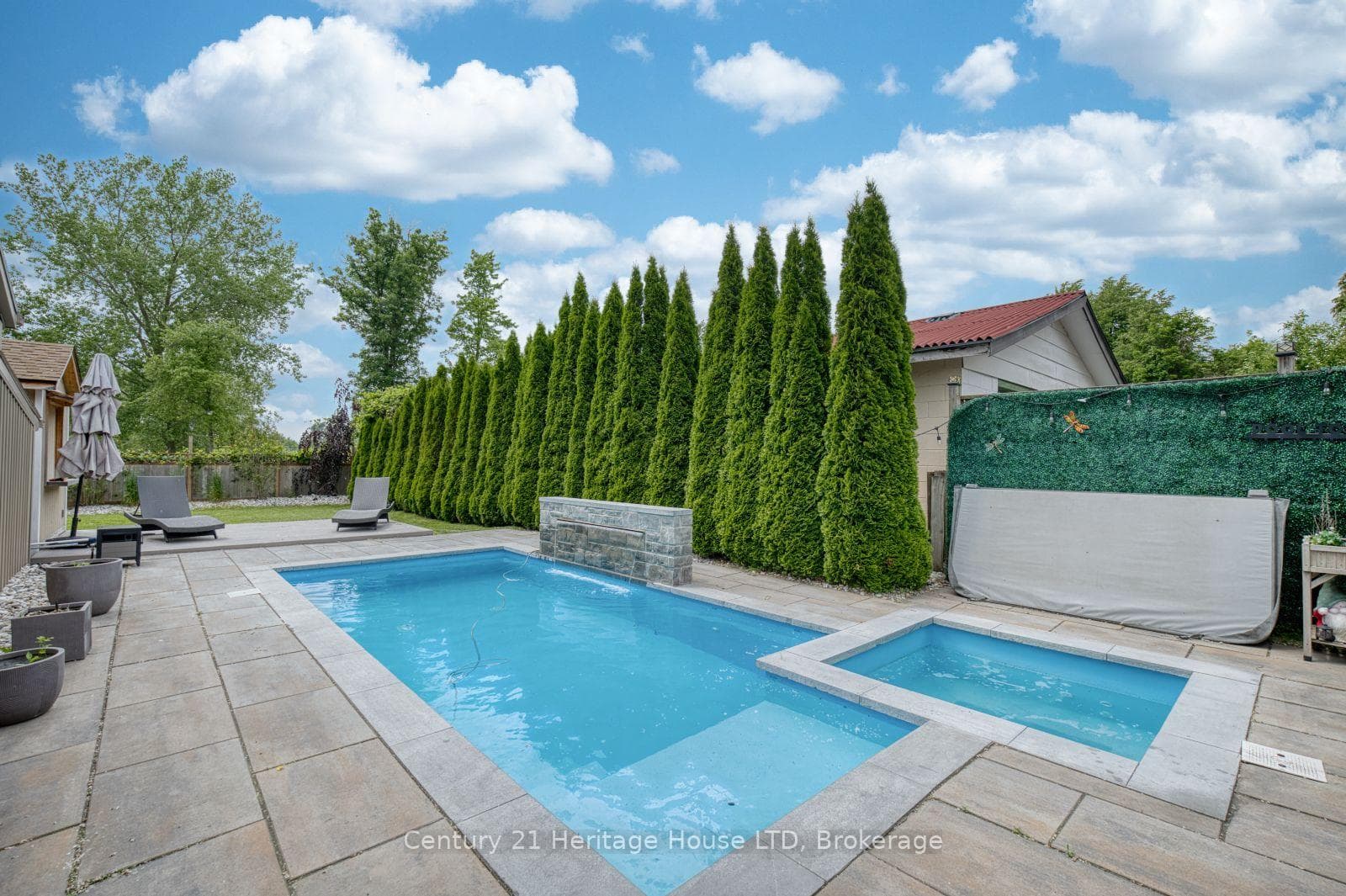 6021 Montrose Road, Niagara Falls, ON L2H 1L4