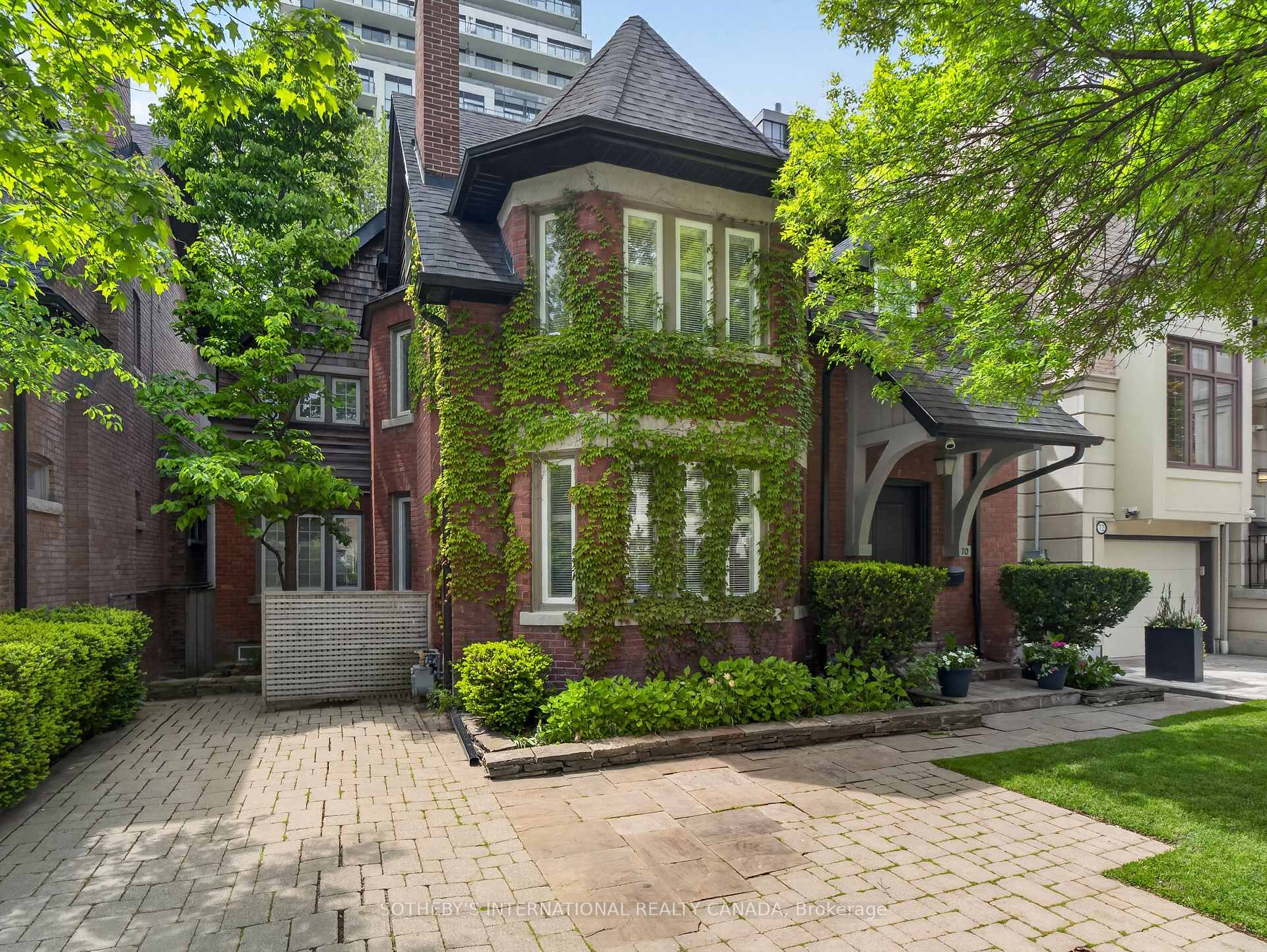 70 Oriole Road, Toronto, ON M4V 2G1