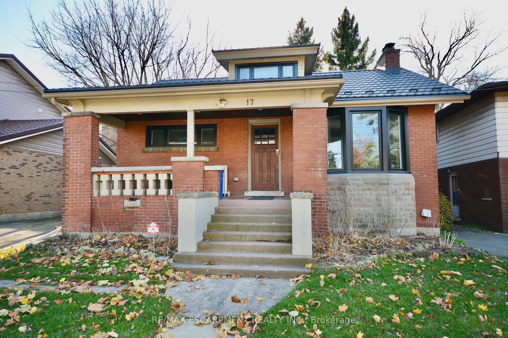 17 Inverness Avenue W LOWER, Hamilton, ON L9C 1A1