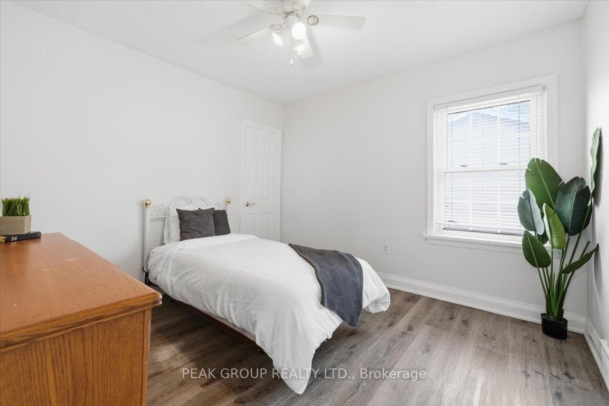 6233 Montrose Road, Niagara Falls, ON L2H 1L5