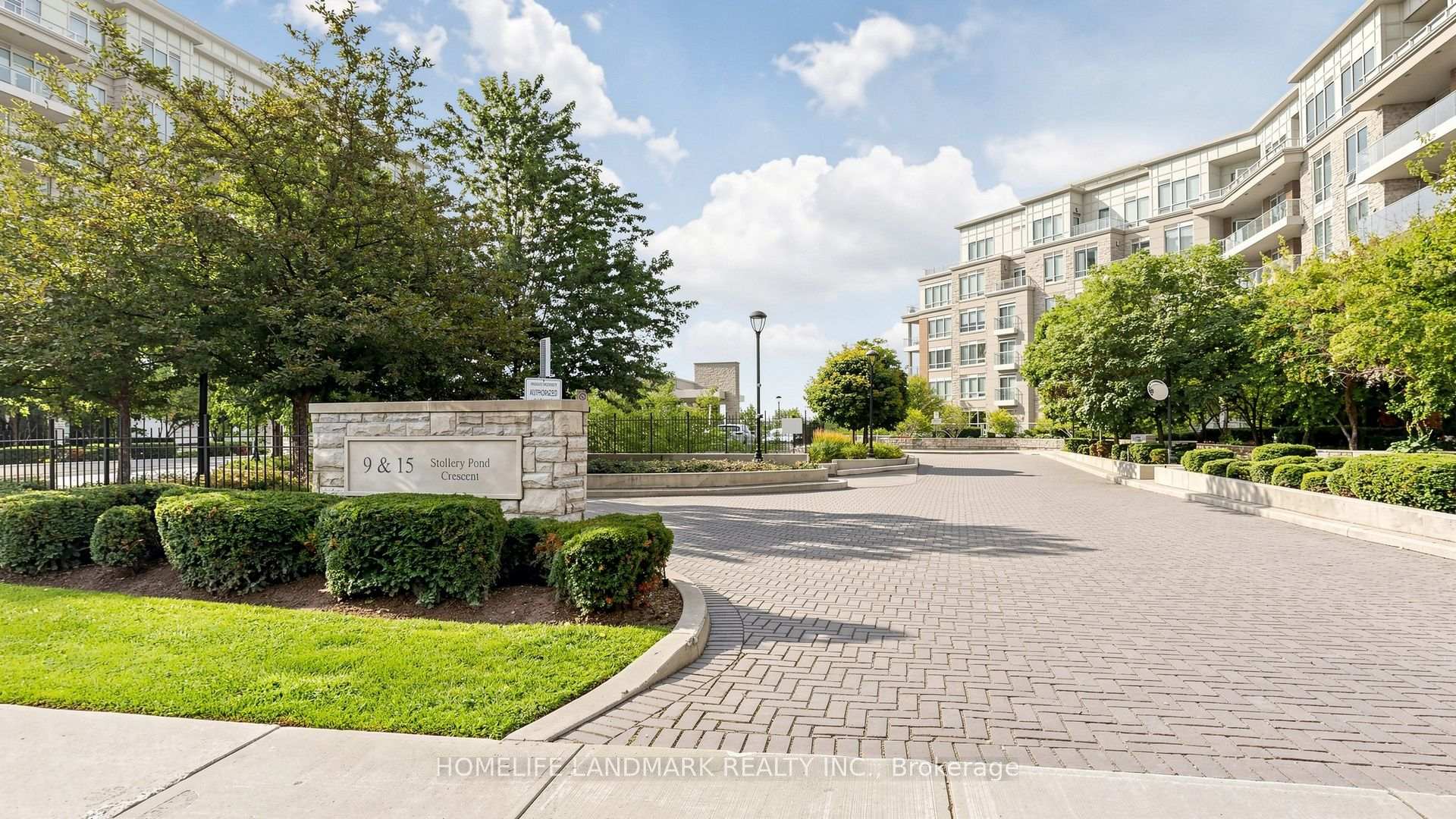 15 Stollery Pond Crescent, Markham, ON L6C 0Y4