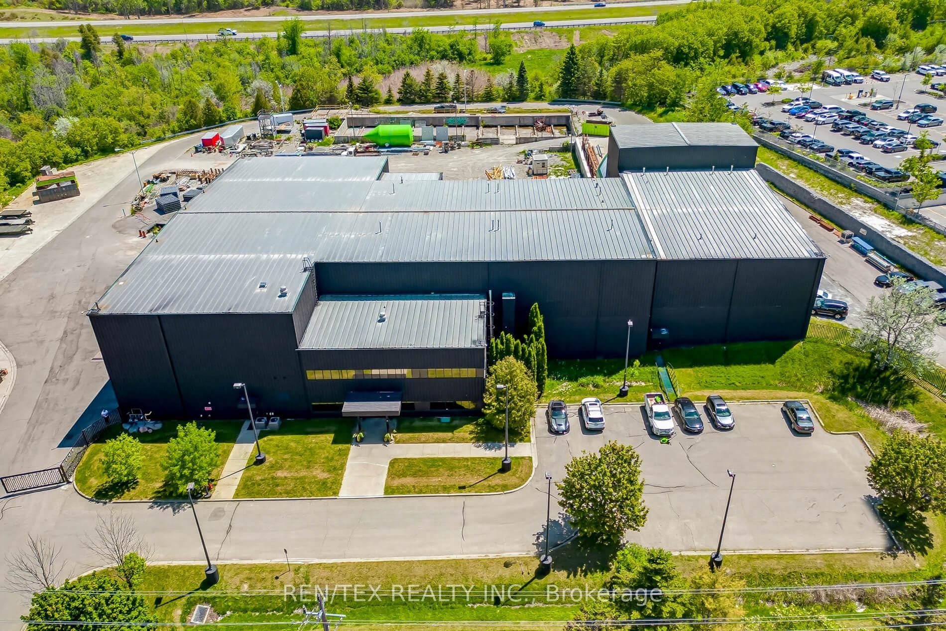 395 Harry Walker Parkway S, Newmarket, ON L3Y 8T3