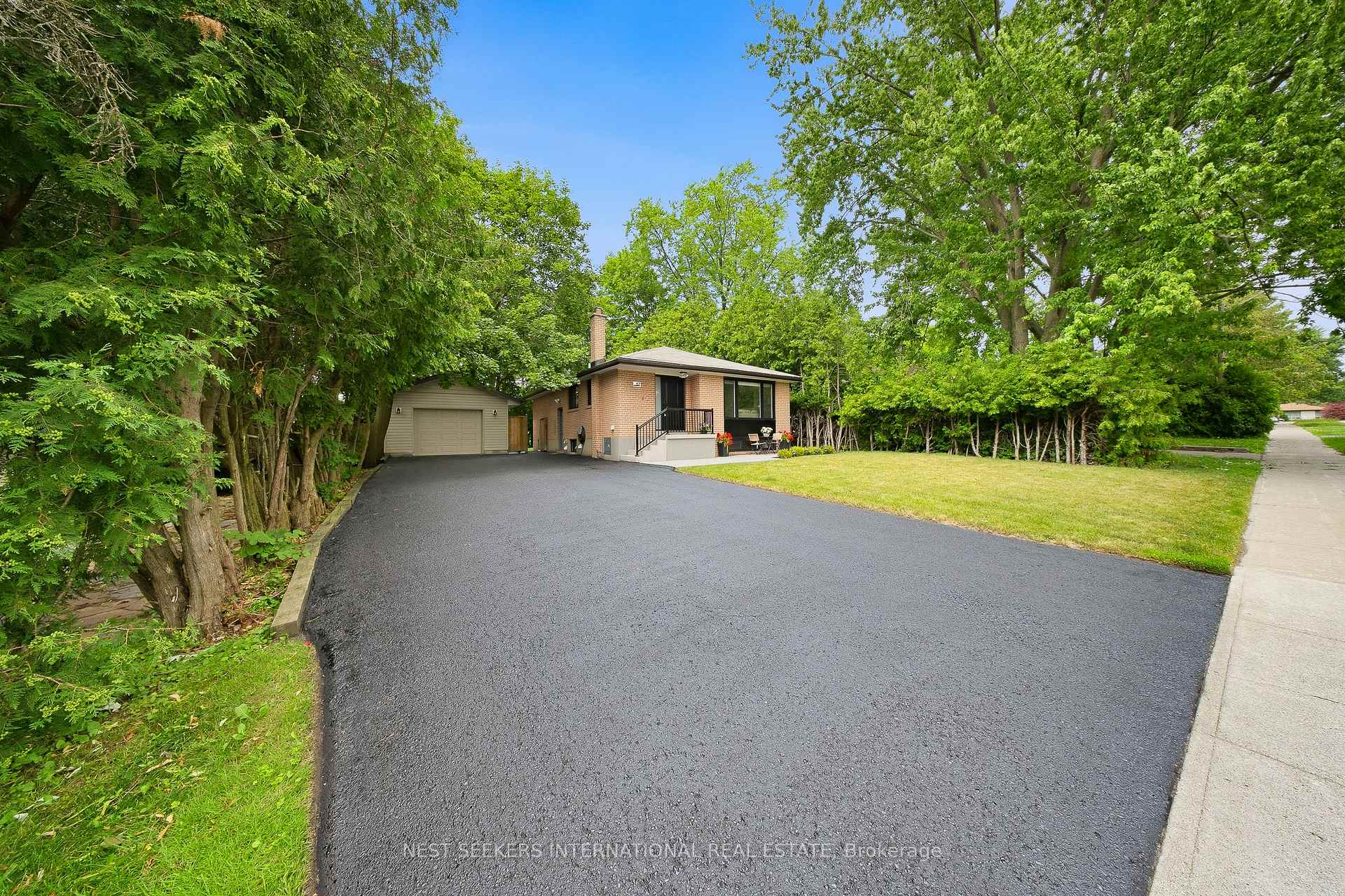 67 Foreht Crescent, Aurora, ON L4G 3E9
