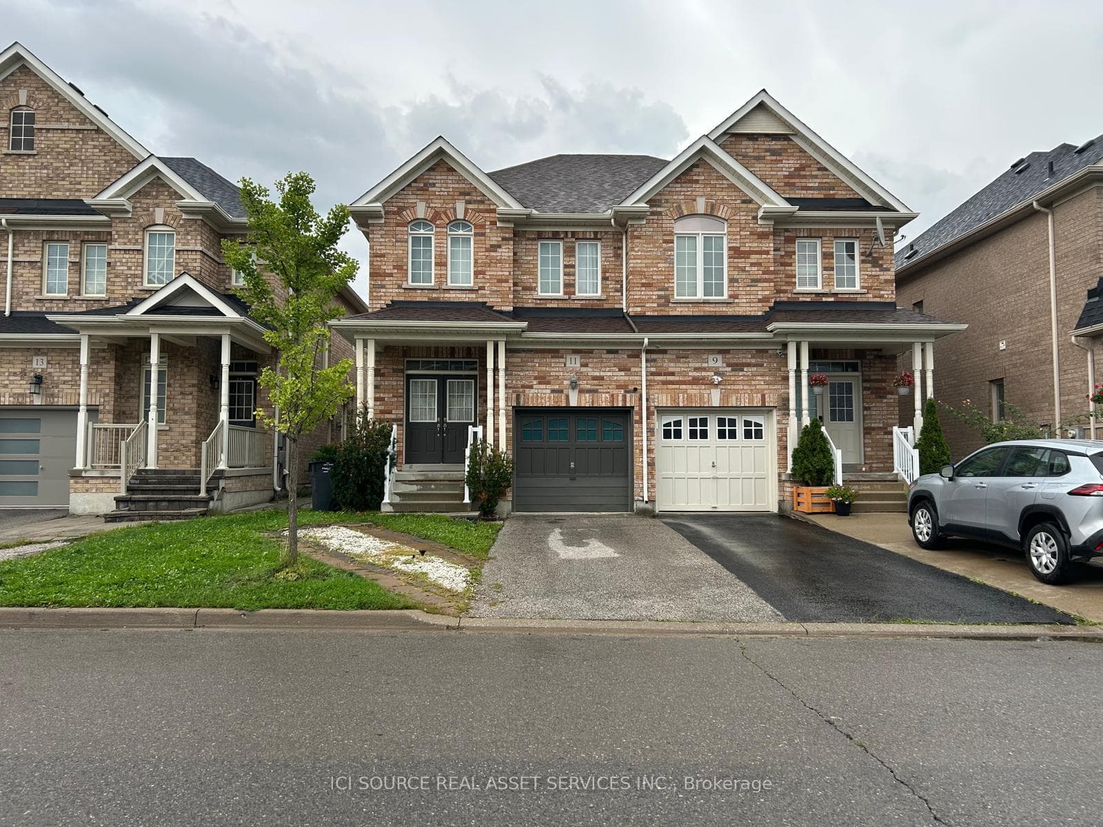 11 Pomell Trail Upper, Brampton, ON L6P 3J5