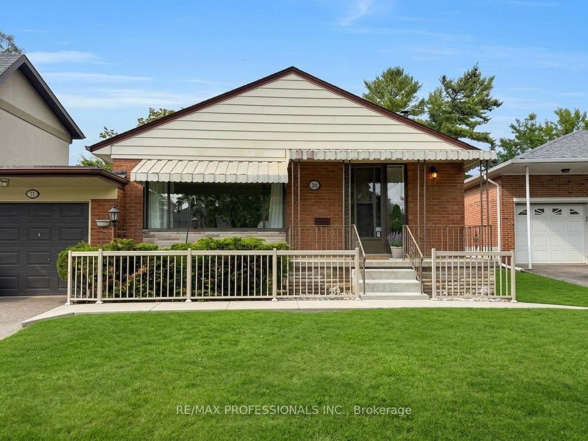 31 Cheshire Drive, Toronto, ON M9B 2N7