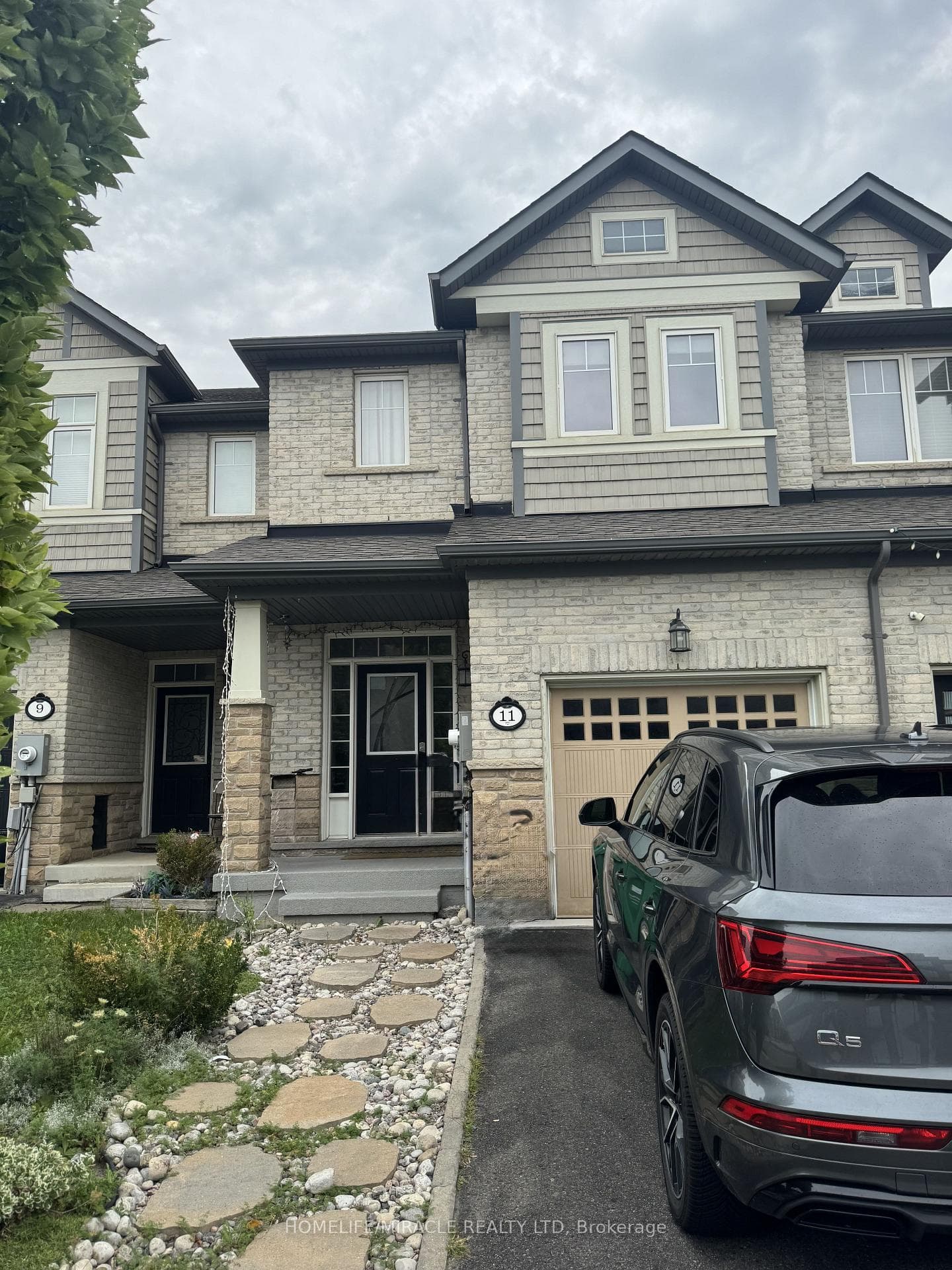 11 Stowmarket Street, Caledon, ON L7C 3Y5