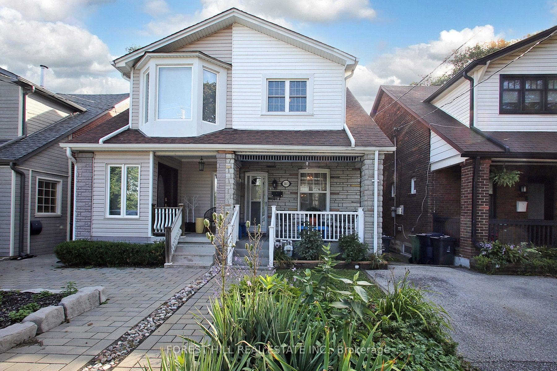 383 Scarborough Road, Toronto, ON M4E 3N1