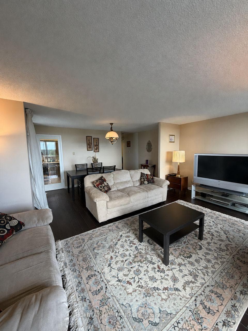 60 Inverlochy Boulevard 802, Markham, ON L3T 4T7