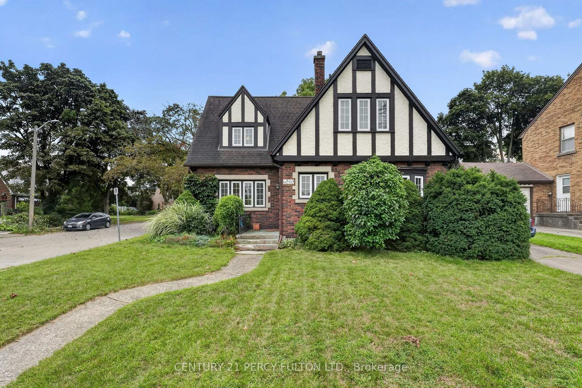 6040 Latshaw Street, Niagara Falls, ON L2G 1R2