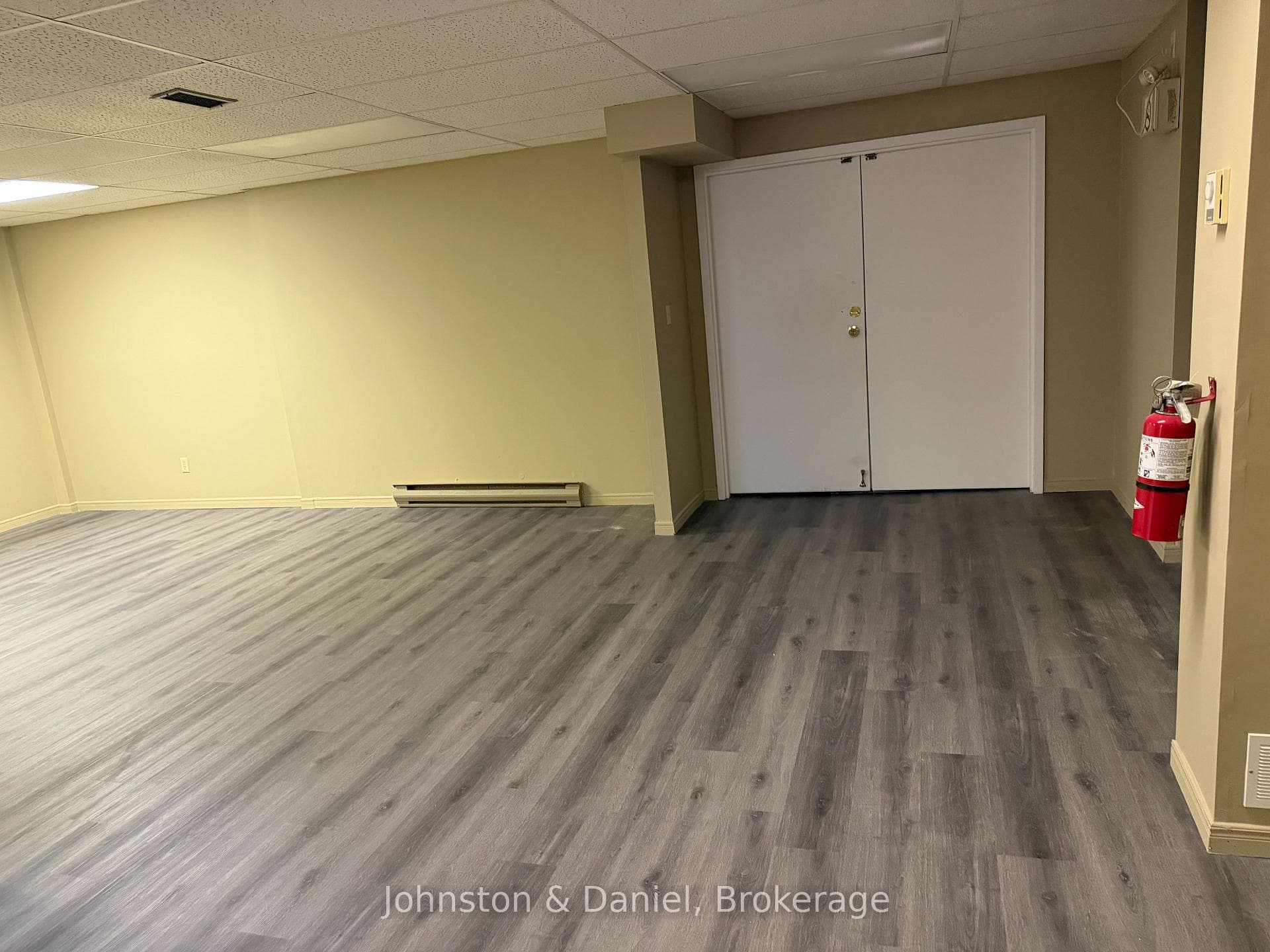 213 Byron Street S Lower, Whitby, ON L1N 4P7