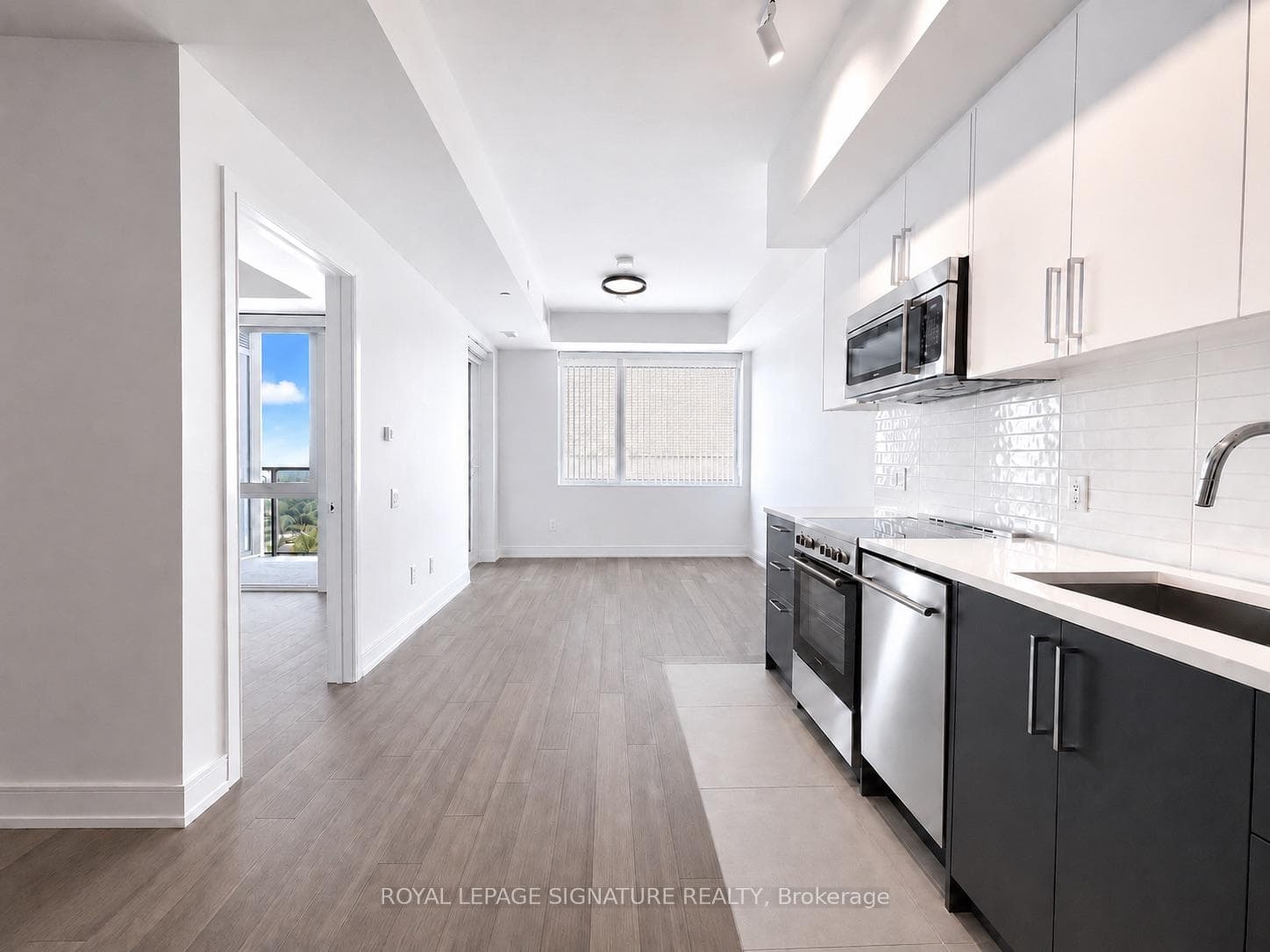 664 Spadina Avenue 404, Toronto, ON M5S 2H8
