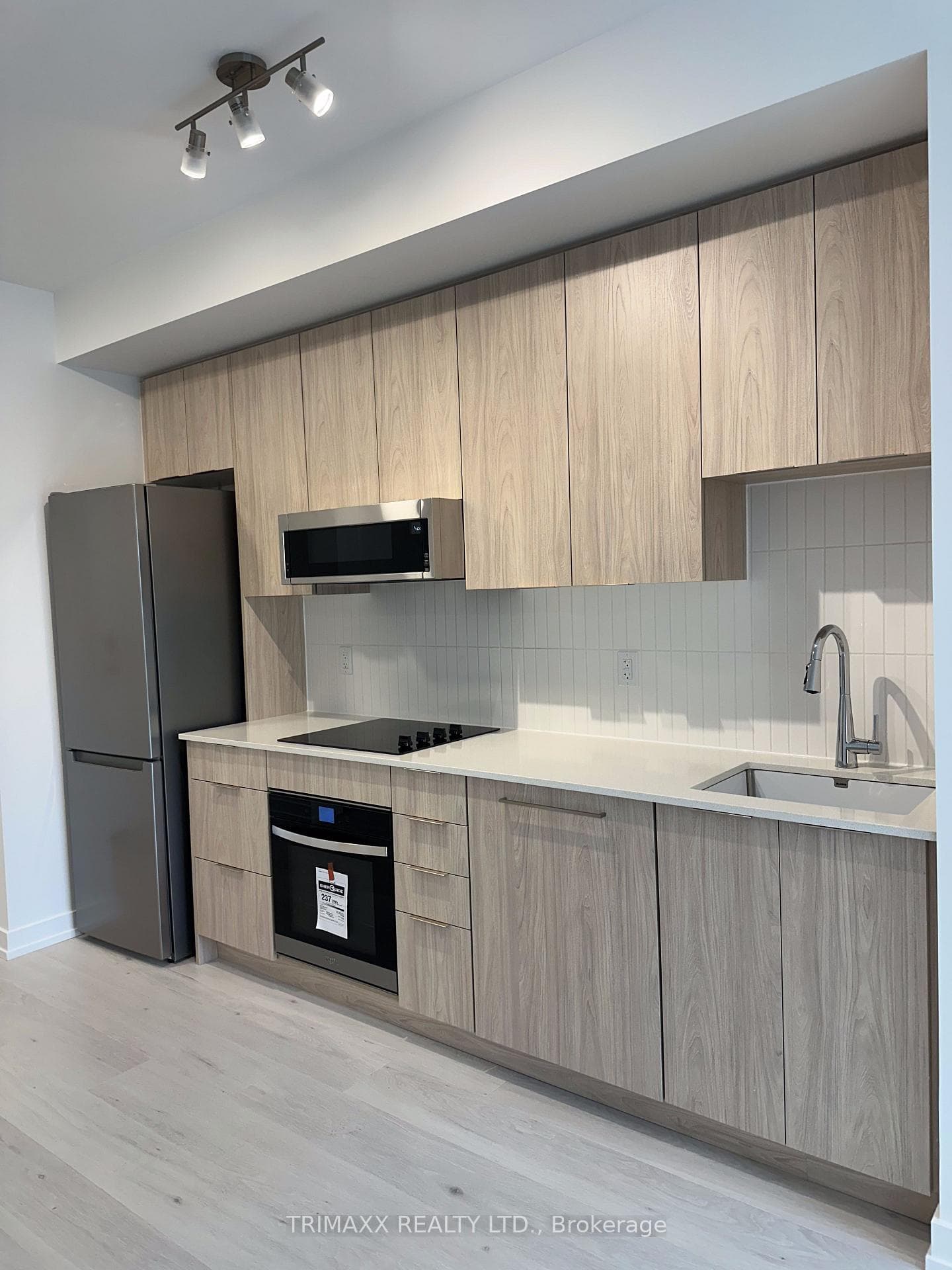 2501 Saw Whet Boulevard 226, Oakville, ON L6M 5N2