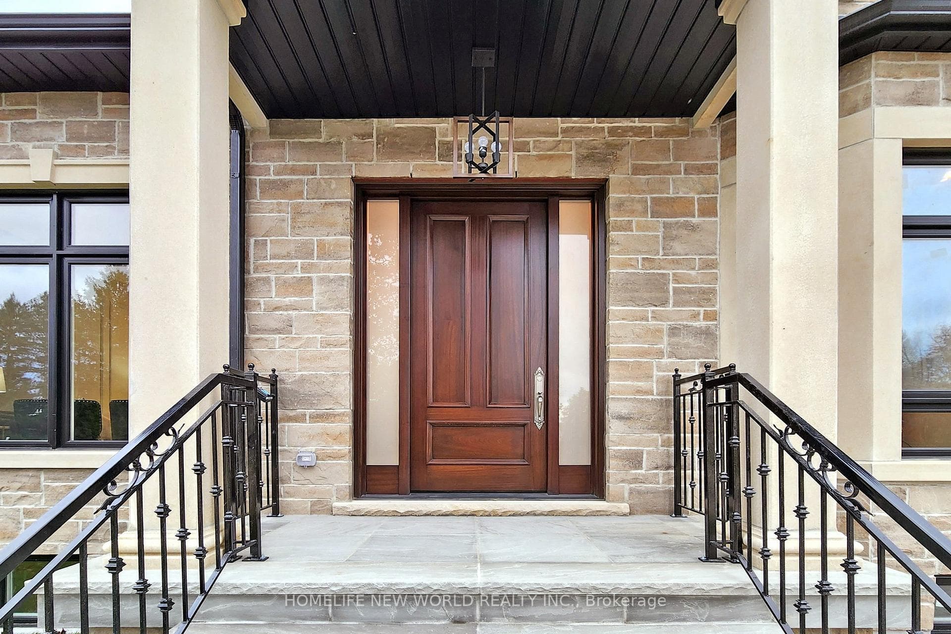 58 May Avenue, East Gwillimbury, ON L0G 1V0