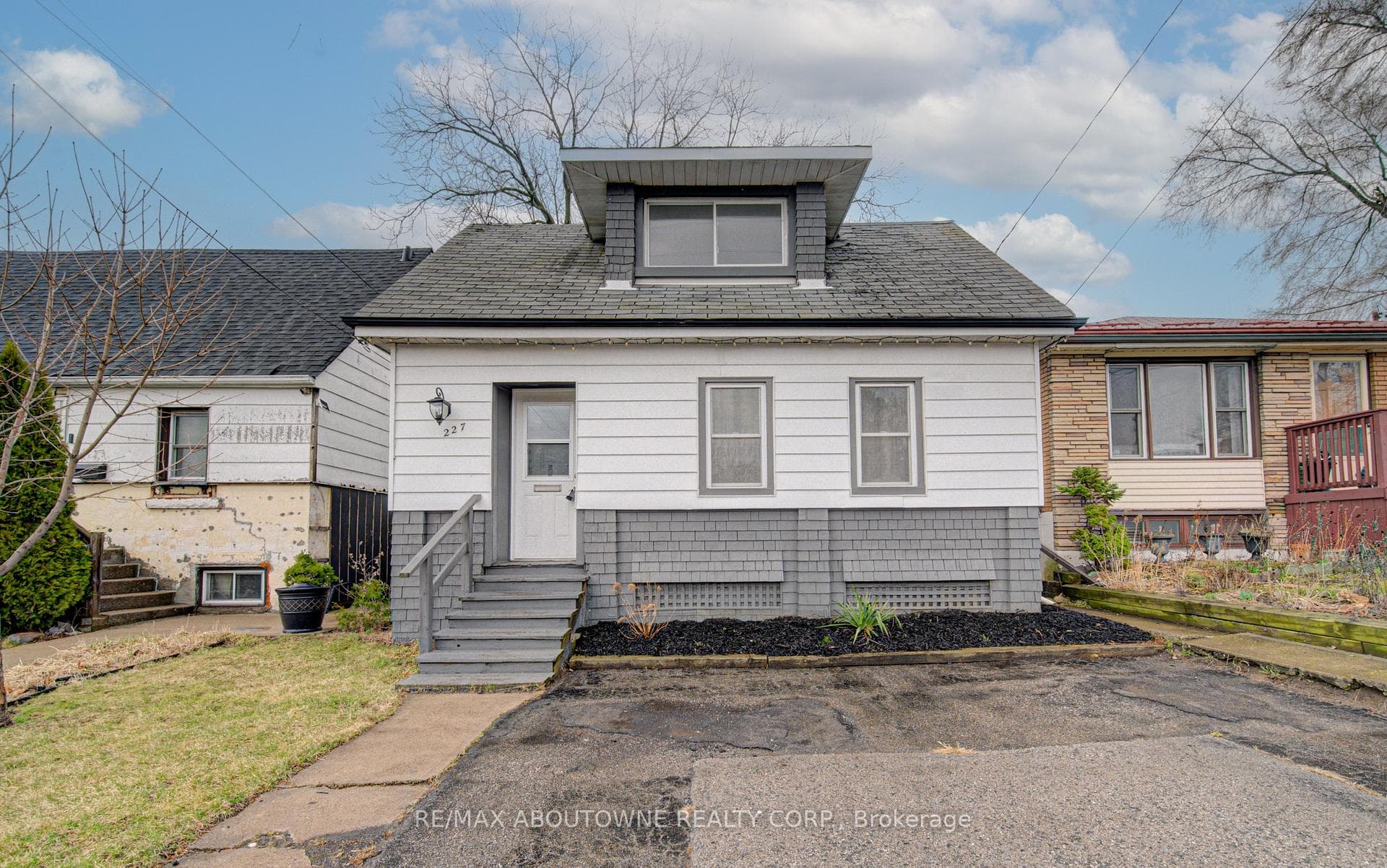 227 East 23rd Street, Hamilton, ON L8V 2X2