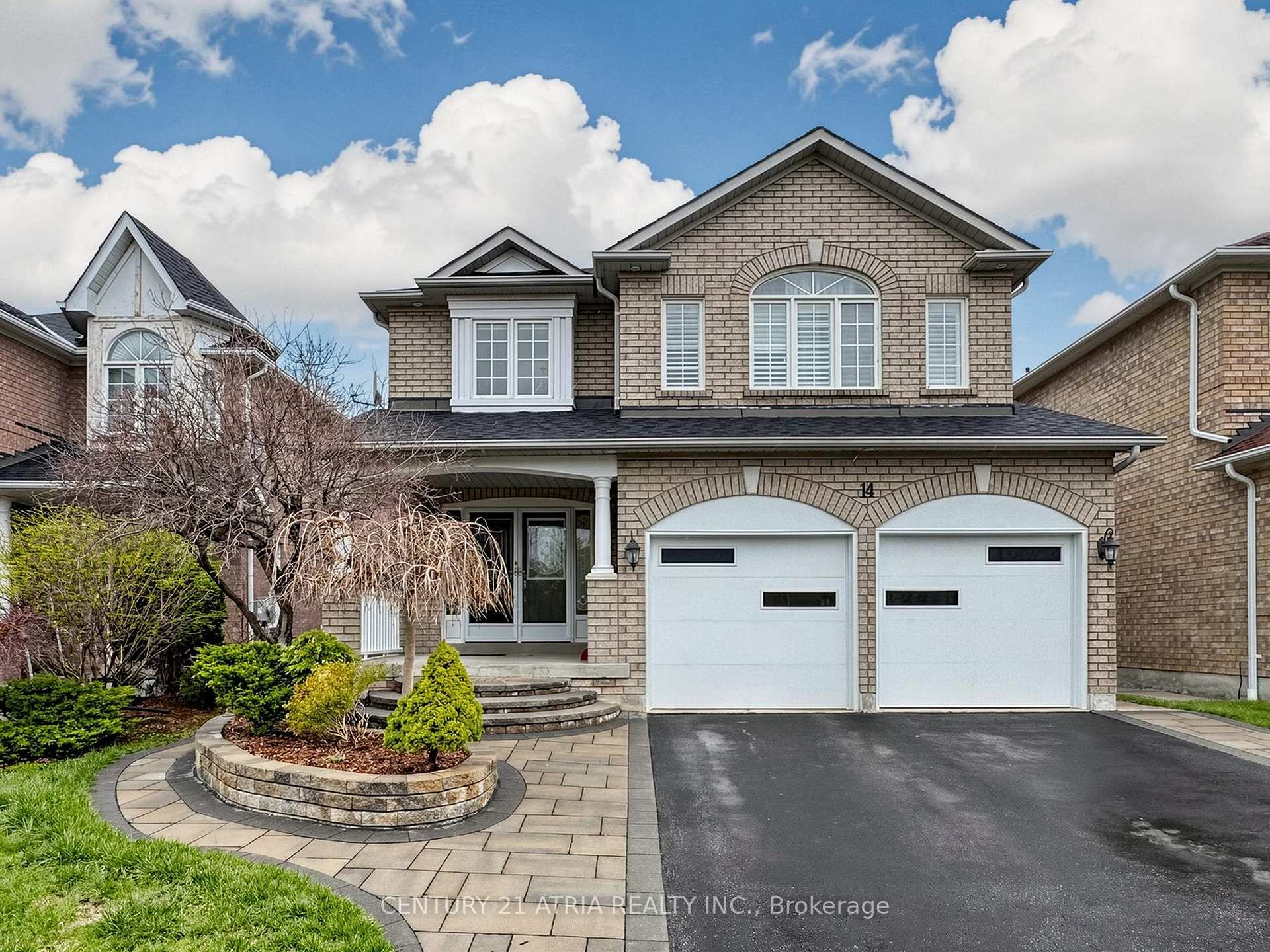 14 Robert Attersley Drive W, Whitby, ON L1R 3E3