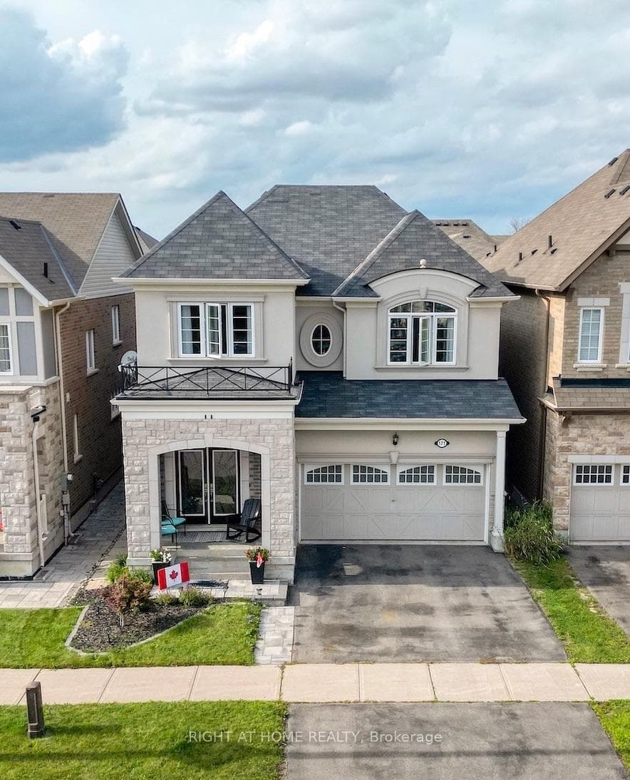 171 Thomas Phillips Drive, Aurora, ON L4G 0X9