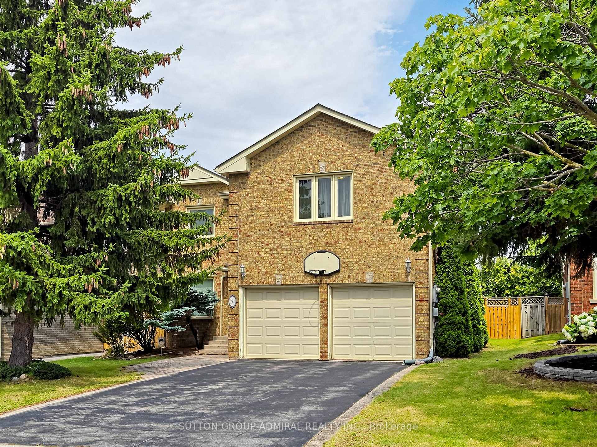 7 Cummings Court, Markham, ON L3T 6S4