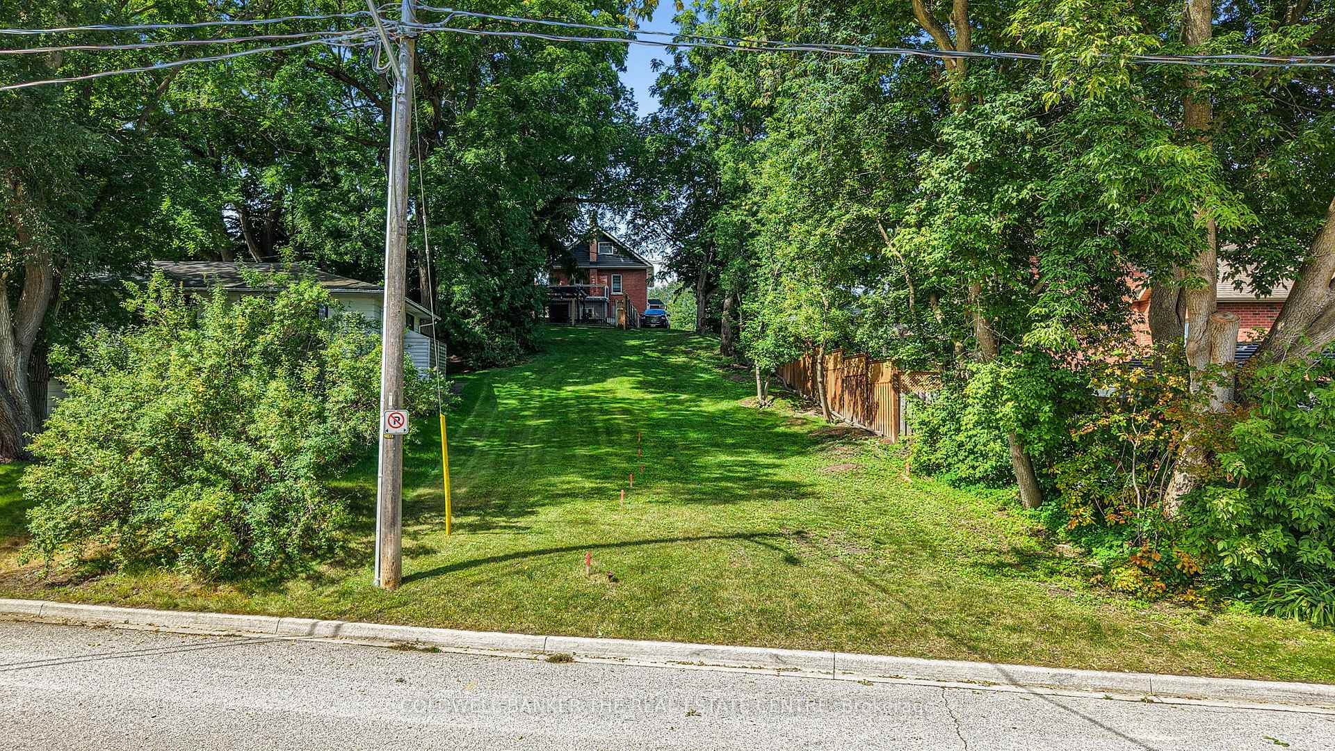 190 Charlotte Street S, Newmarket, ON L3Y 3S8