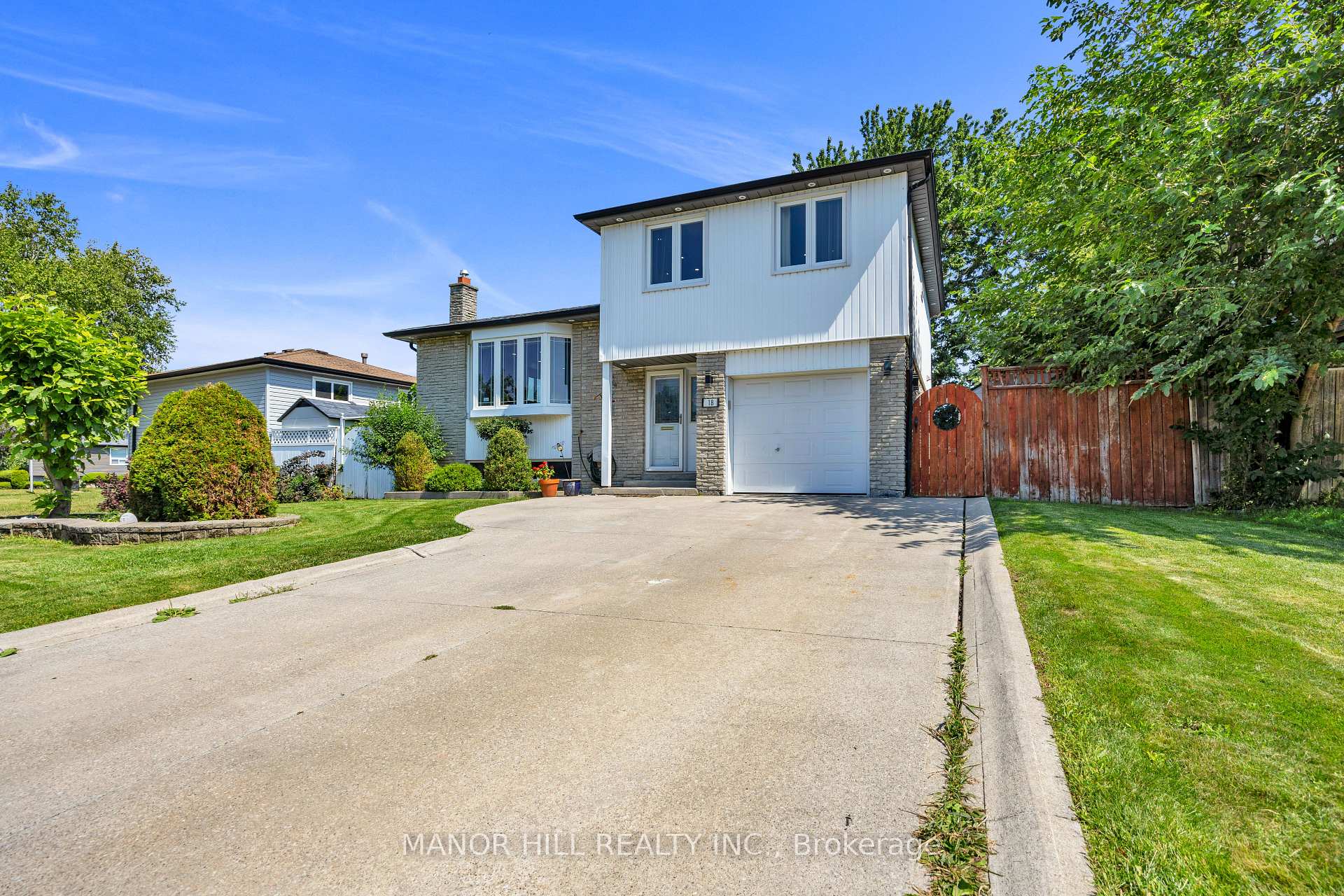 18 Greenbriar Road, Brampton, ON L6S 1V9