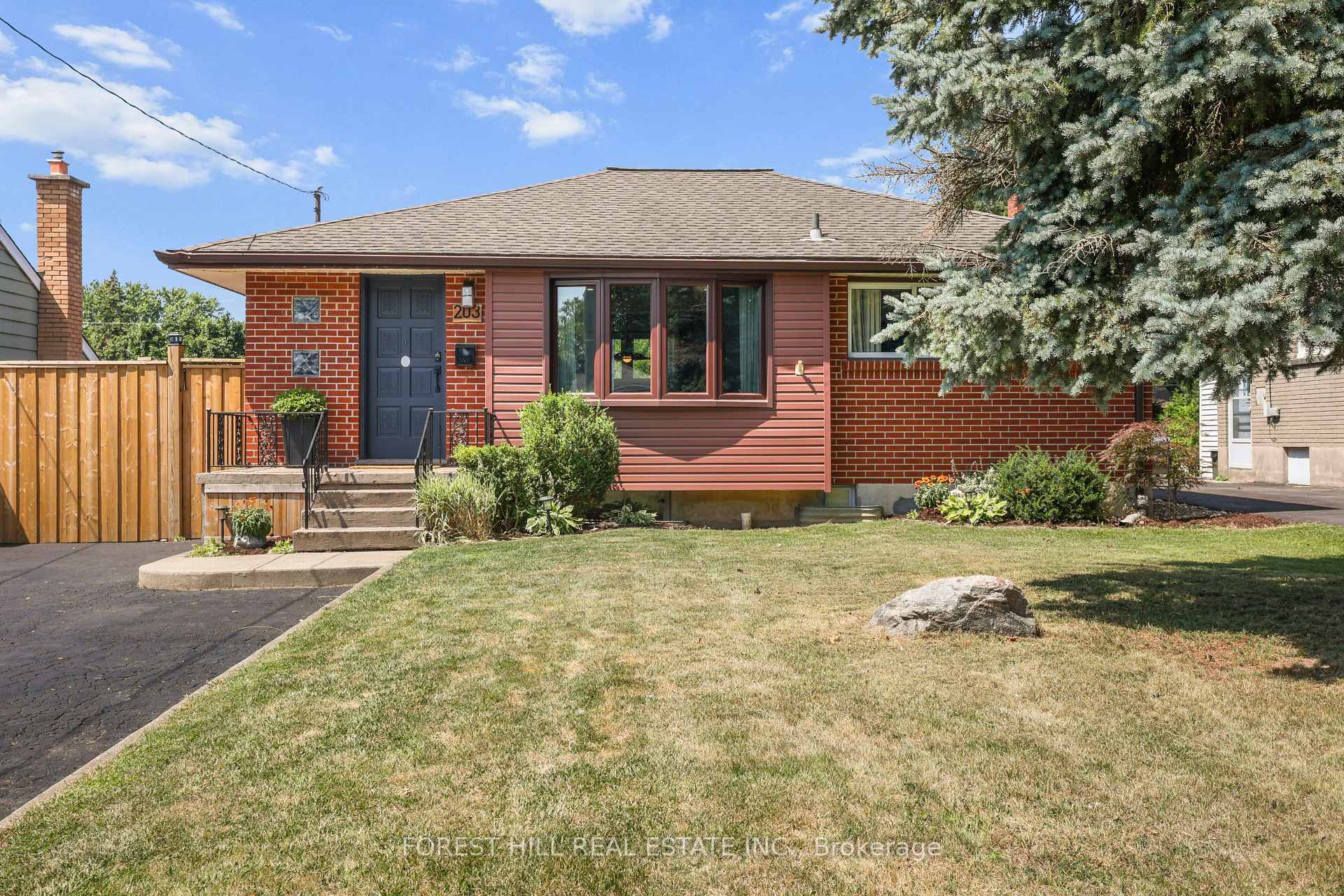 203 Merlin Crescent, London East, ON N5W 5A2
