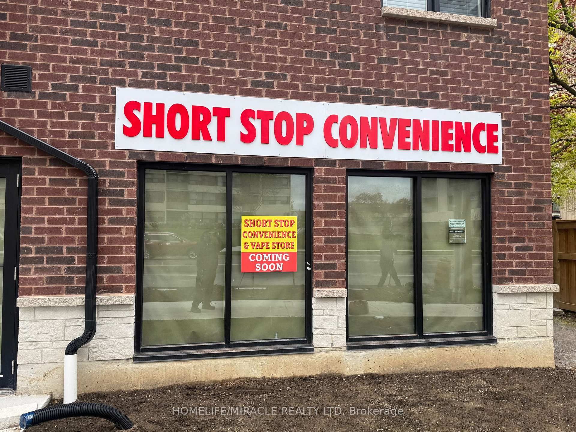 3051 Pharmacy Avenue, Toronto, ON M1W 2H1