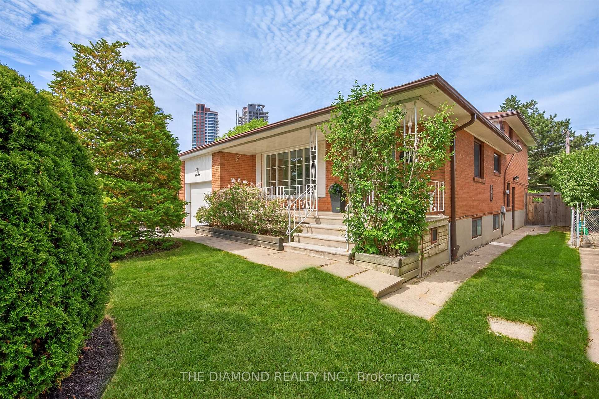 11 Swordbill Drive, Toronto, ON M9A 4V3