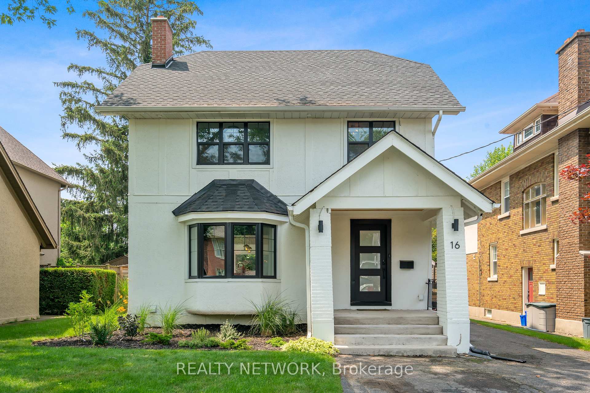 16 South Drive, St. Catharines, ON L2R 4T8