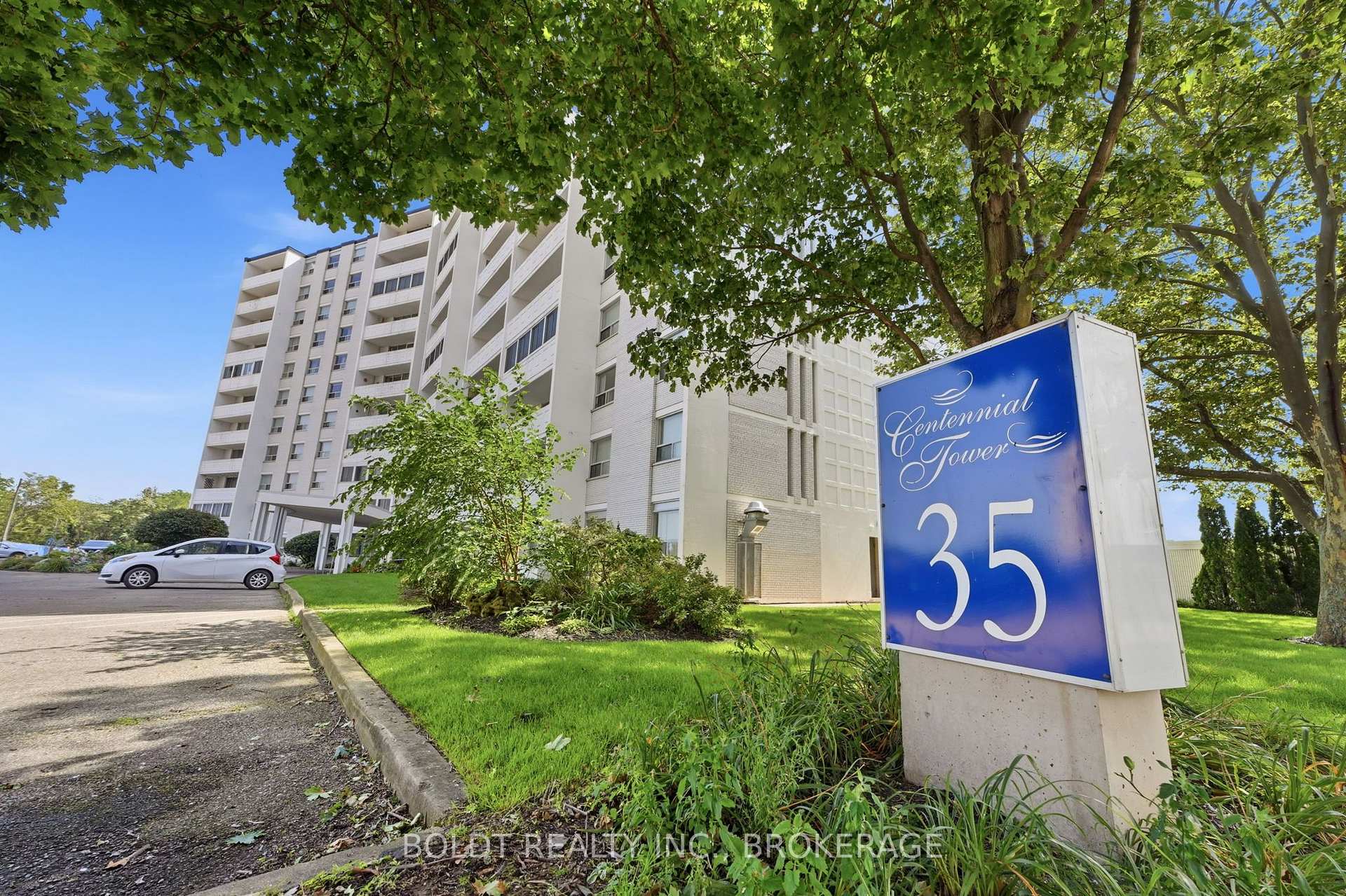 35 Towering Heights Boulevard 1008, St. Catharines, ON L2T 3G8