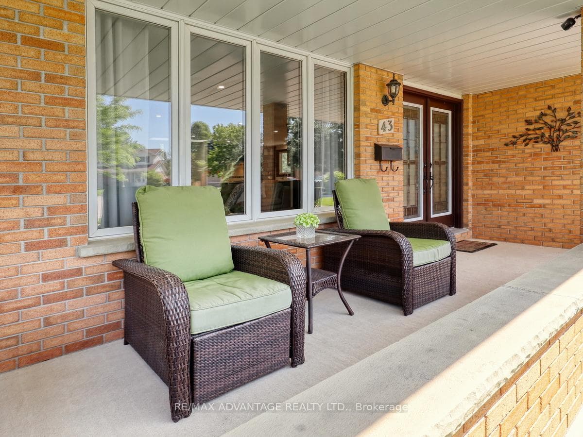 43 Lynngate Grove, London South, ON N6K 3S7