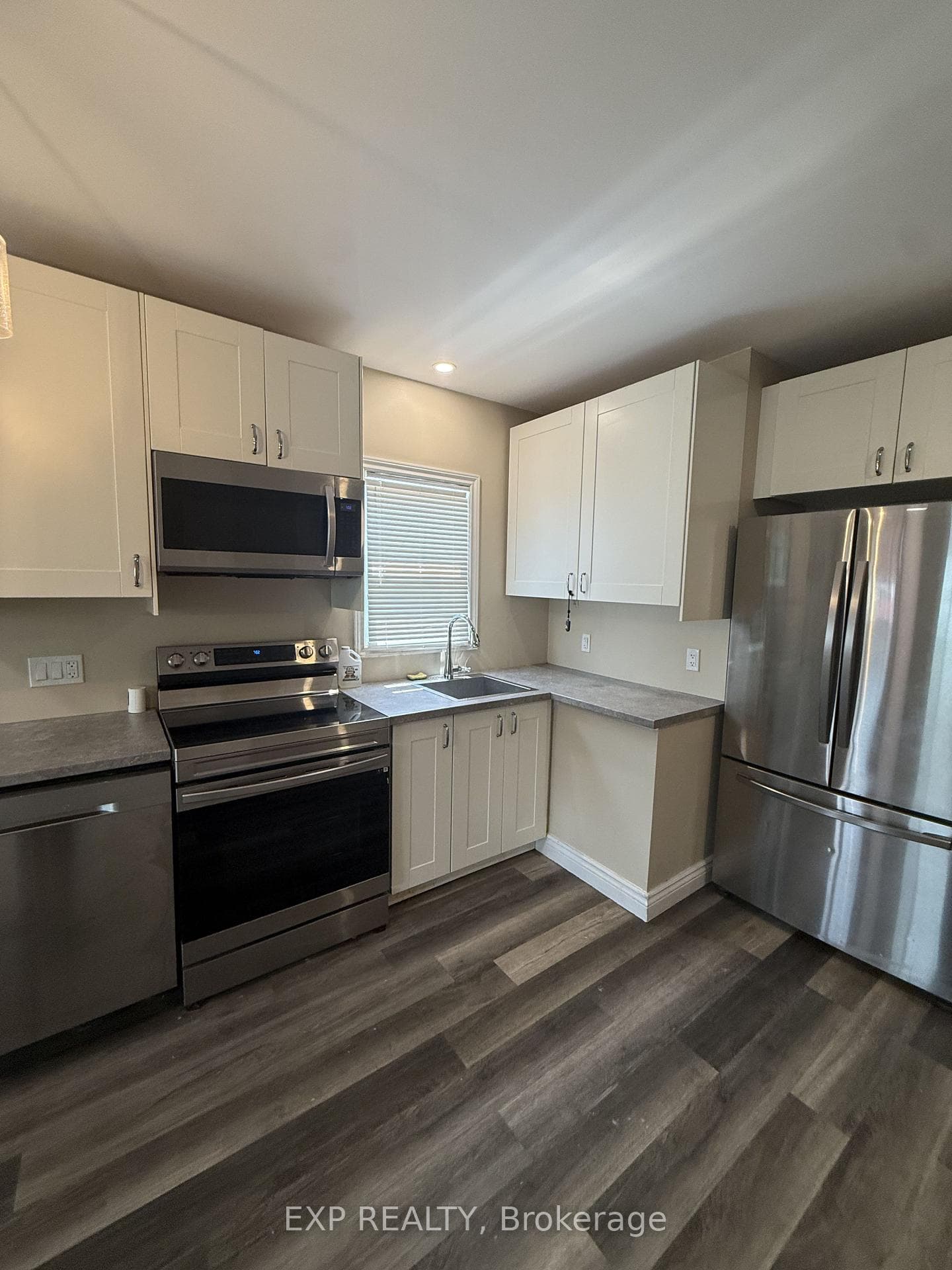 33 Concord Avenue, St. Catharines, ON L2M 5N5