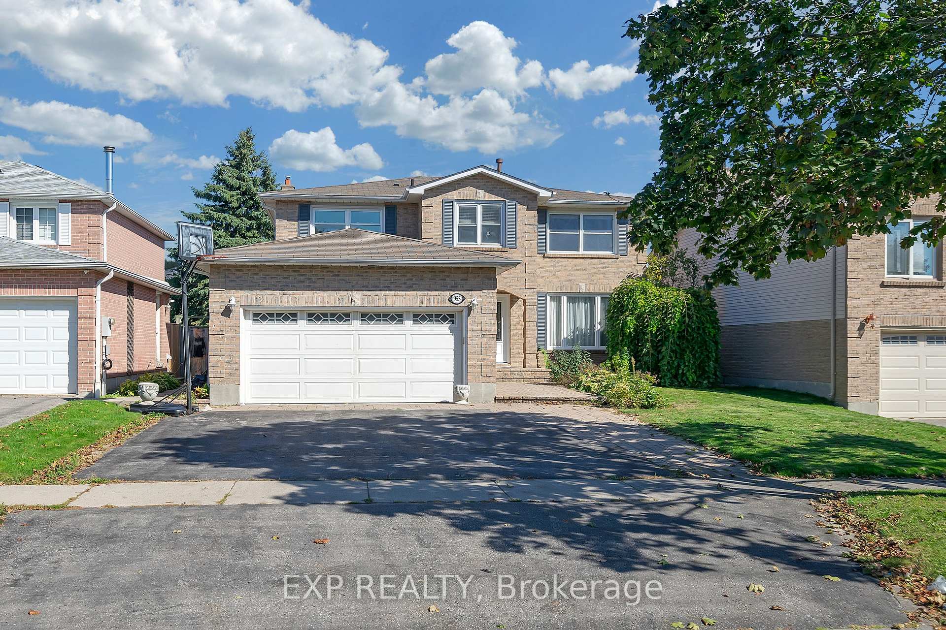 955 Snowbird Street, Oshawa, ON L1J 8J8