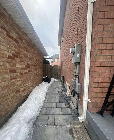 101 Knotwood Crescent, Toronto, ON M1X 1V8