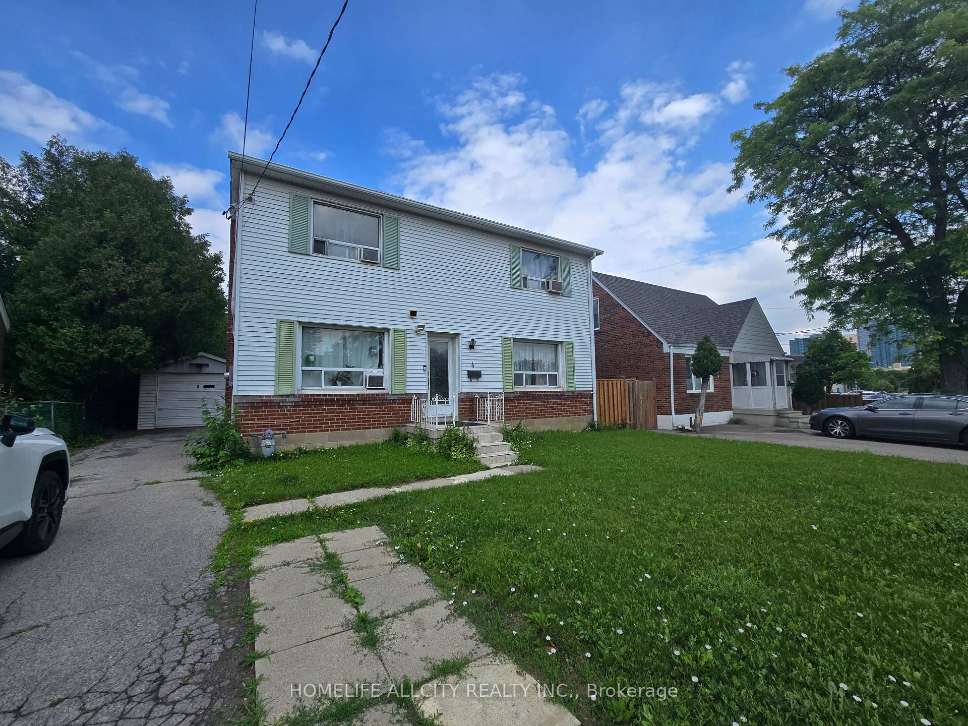 4 Bevdale Road, Toronto, ON M2N 2G2