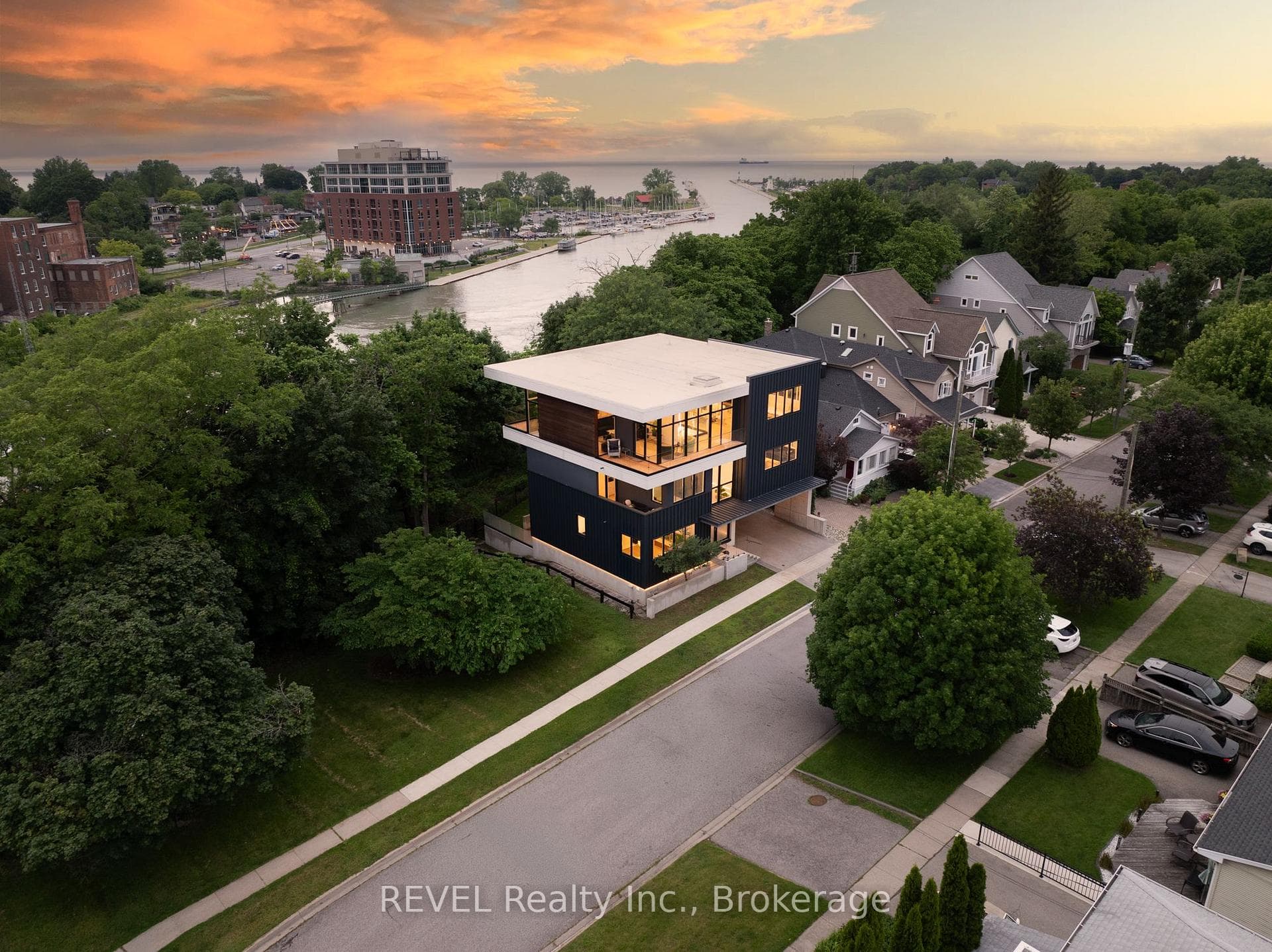 5 Michigan Avenue, St. Catharines, ON L2N 4G7