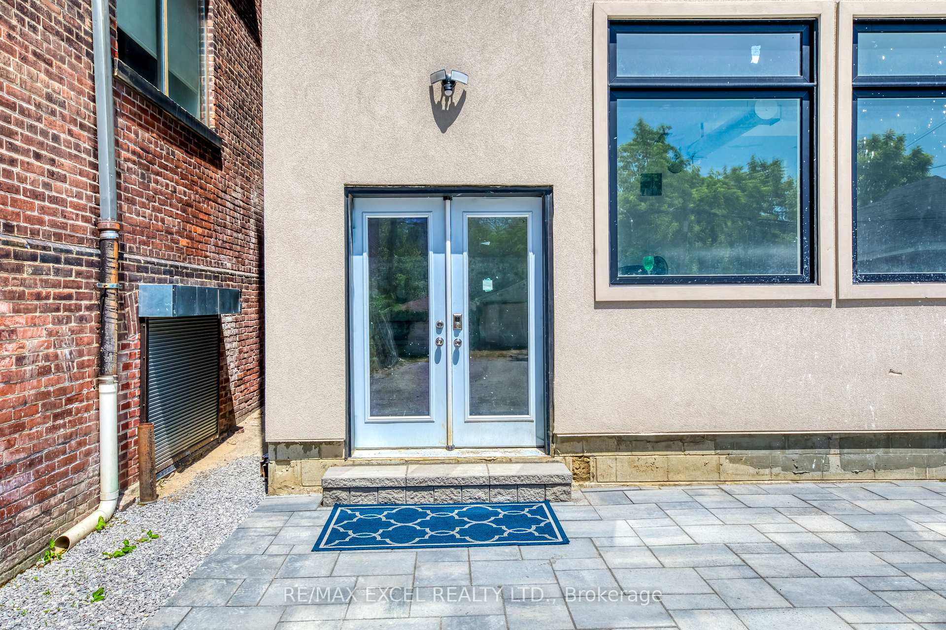 923 COLLEGE Street UNIT D, Toronto, ON M6H 1A1