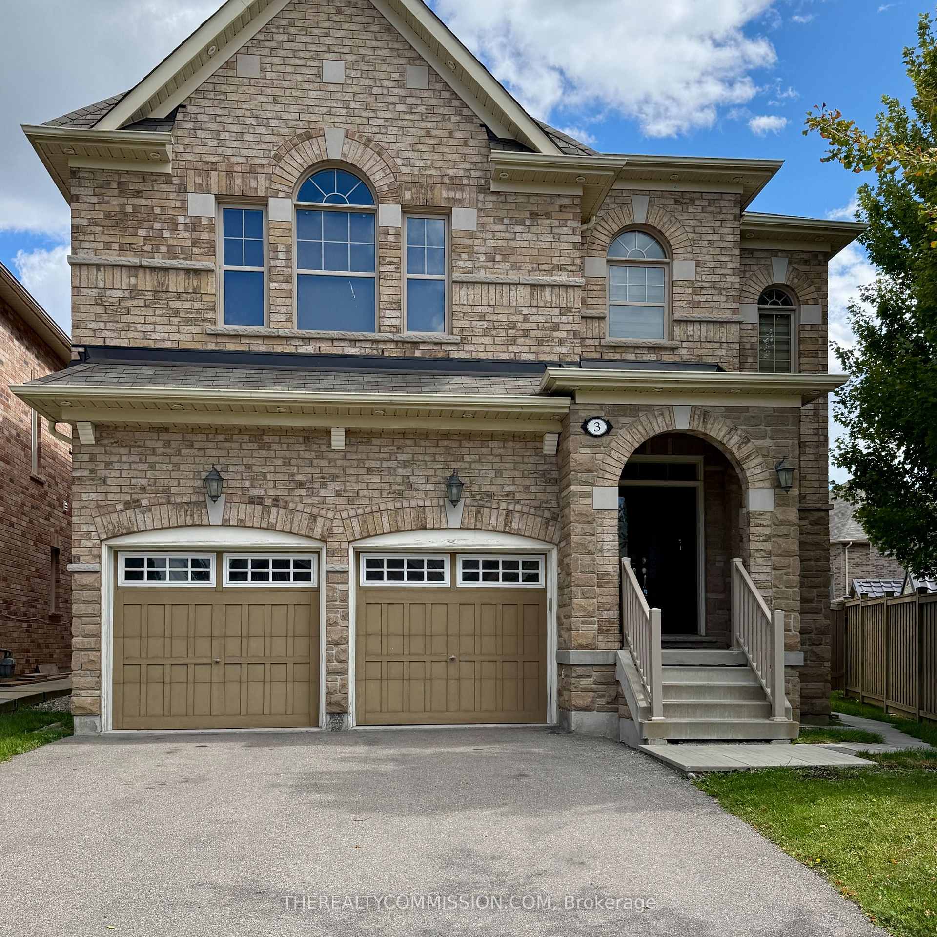 3 Mediterranean Crescent, Brampton, ON L6Y 0T4