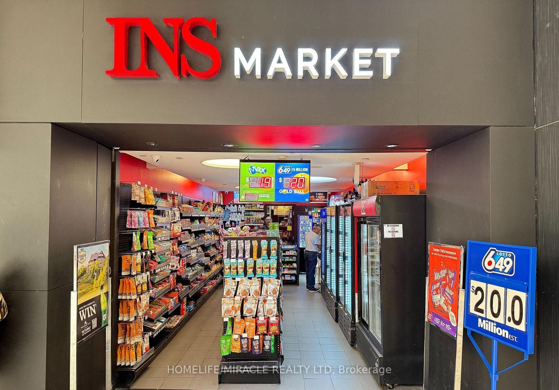 900 Dufferin Street W 580, Toronto, ON M6H 4A9