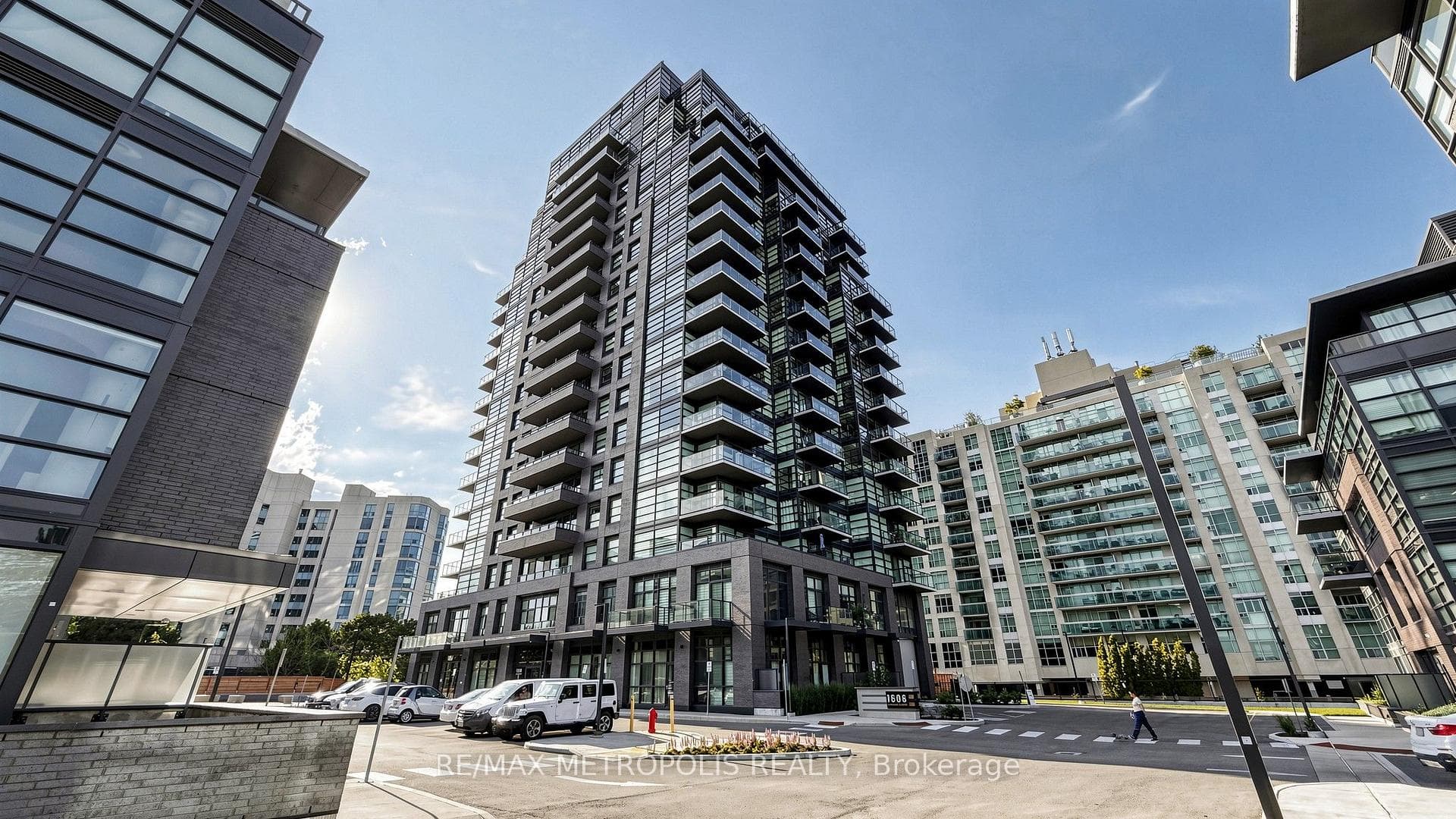 1606 Charles Street #1707, Whitby, ON L1N 0P1