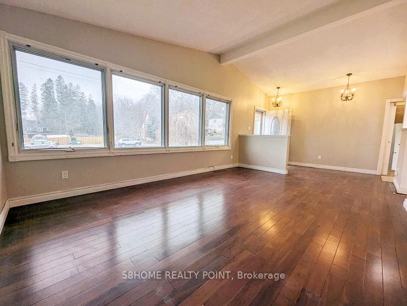 11 St Vincent Street, Barrie, ON L4M 3Y3