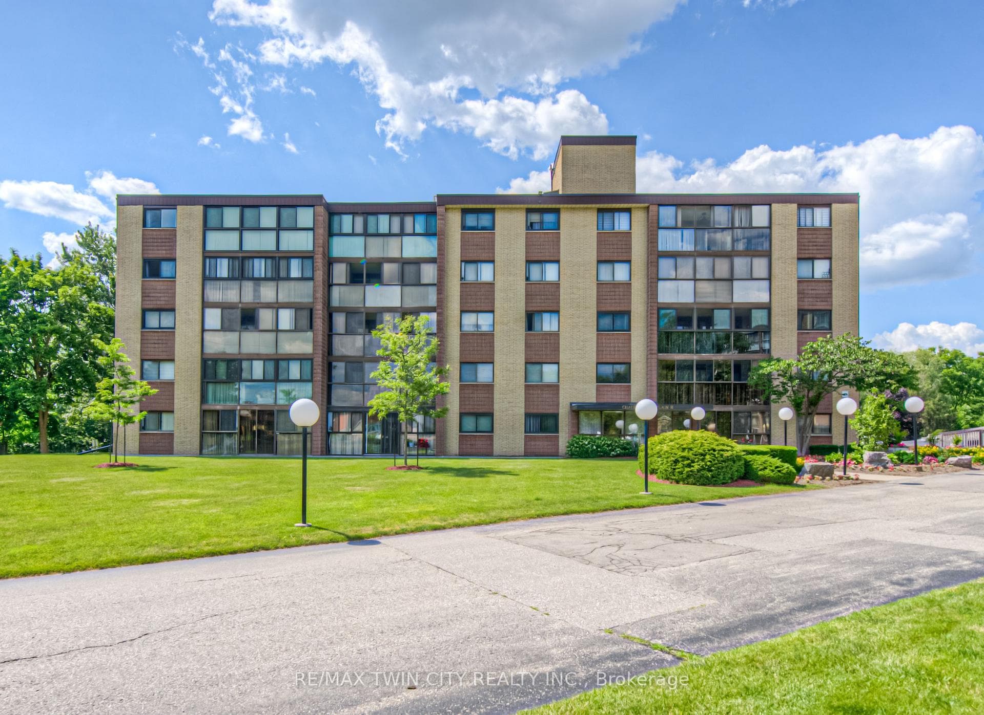 380 Champlain Boulevard 205, Cambridge, ON N1R 7J6