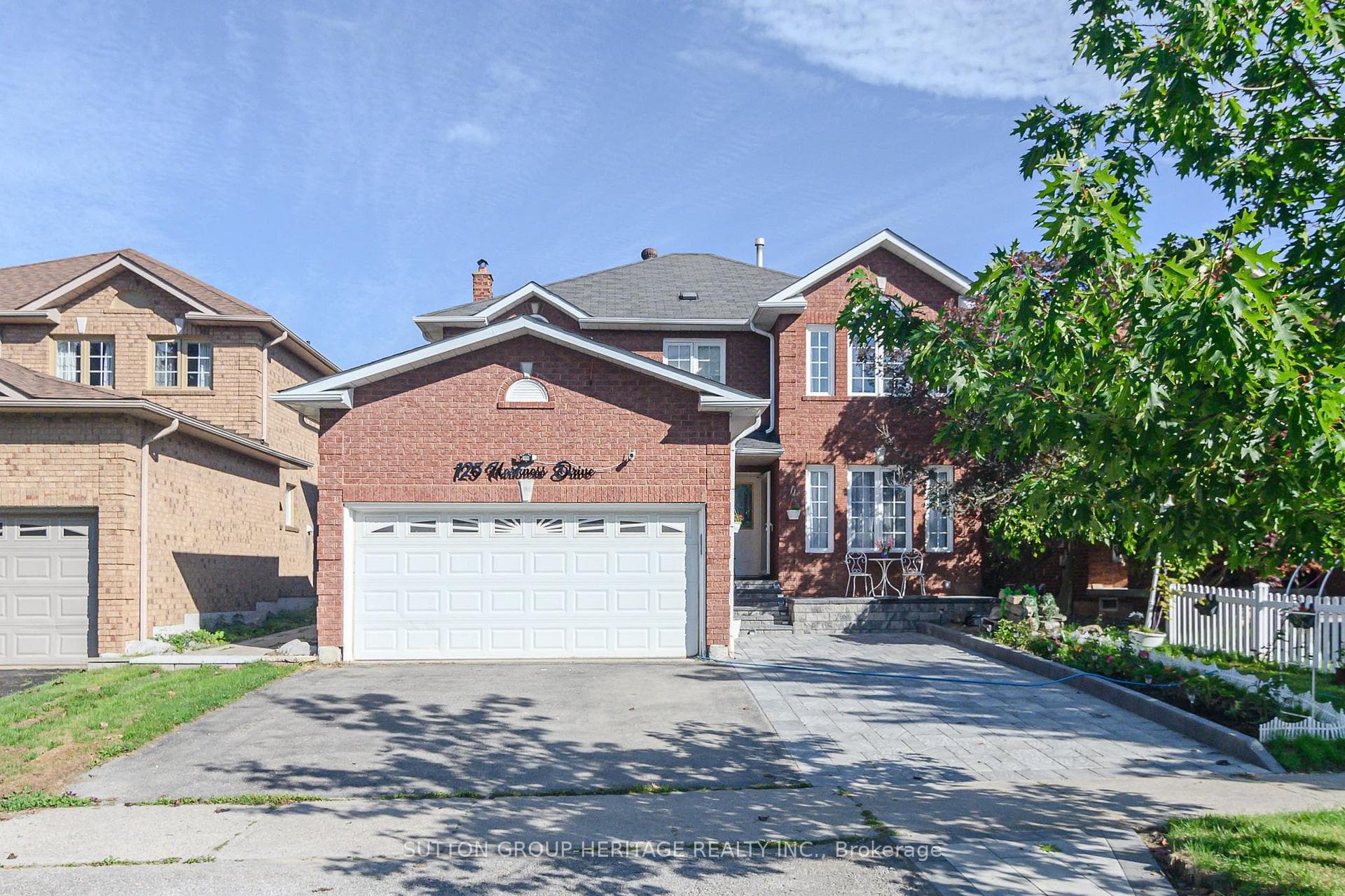 125 Harkness Drive BSMT, Whitby, ON L1R 2E9