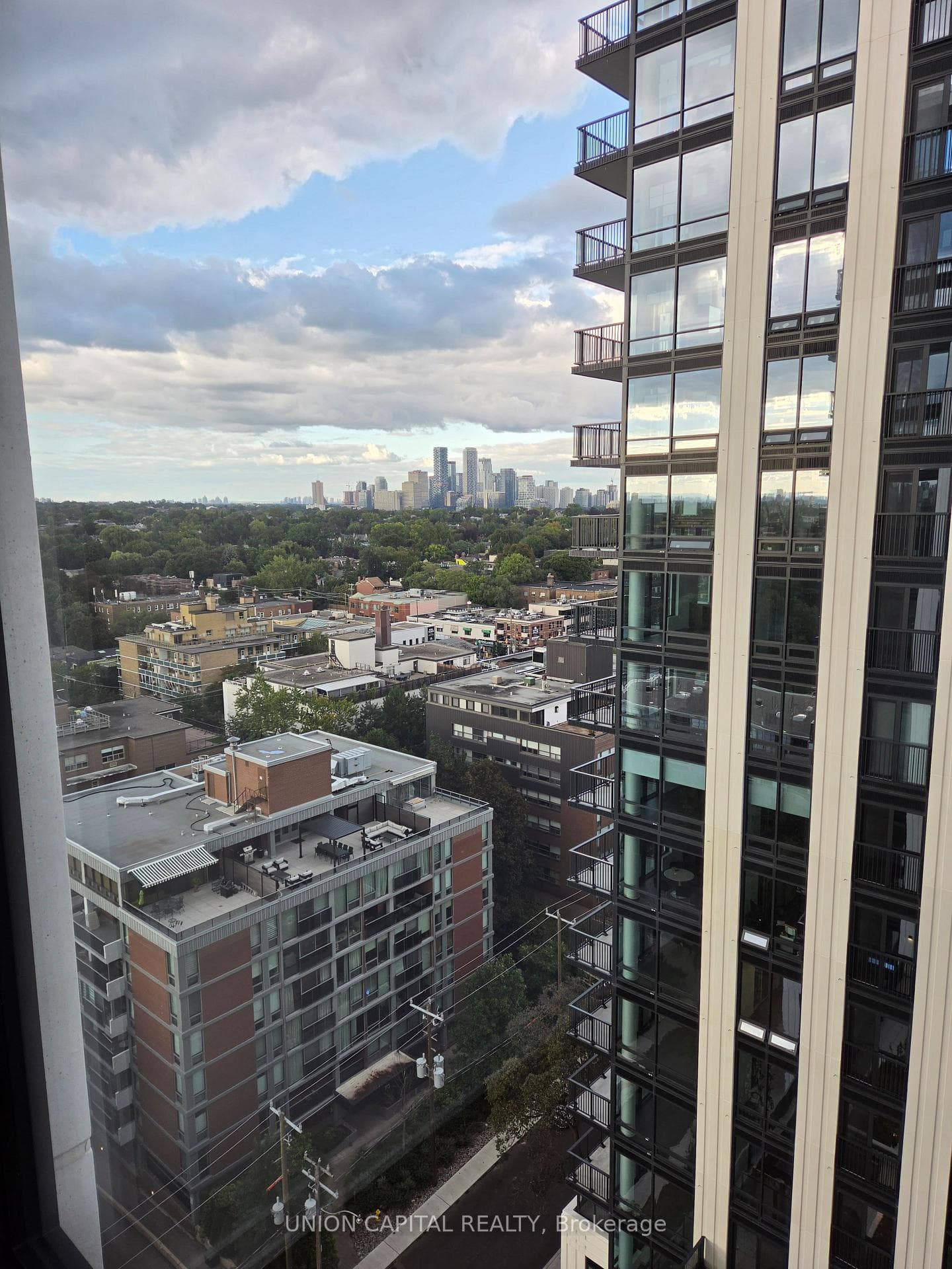 91 Montclair Avenue 1901, Toronto, ON M5P 0B1