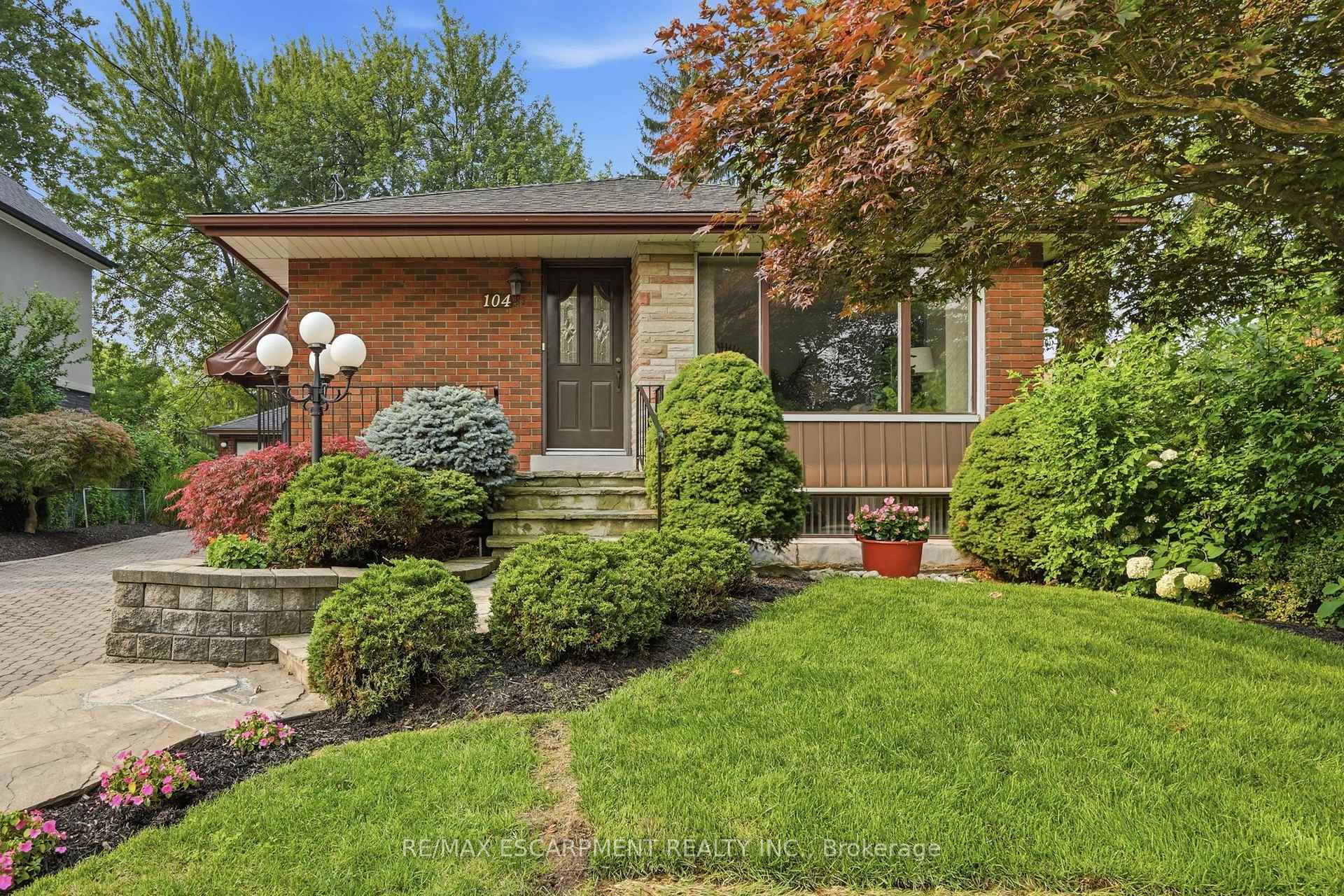 104 Dallas Avenue, Hamilton, ON L8V 2E9